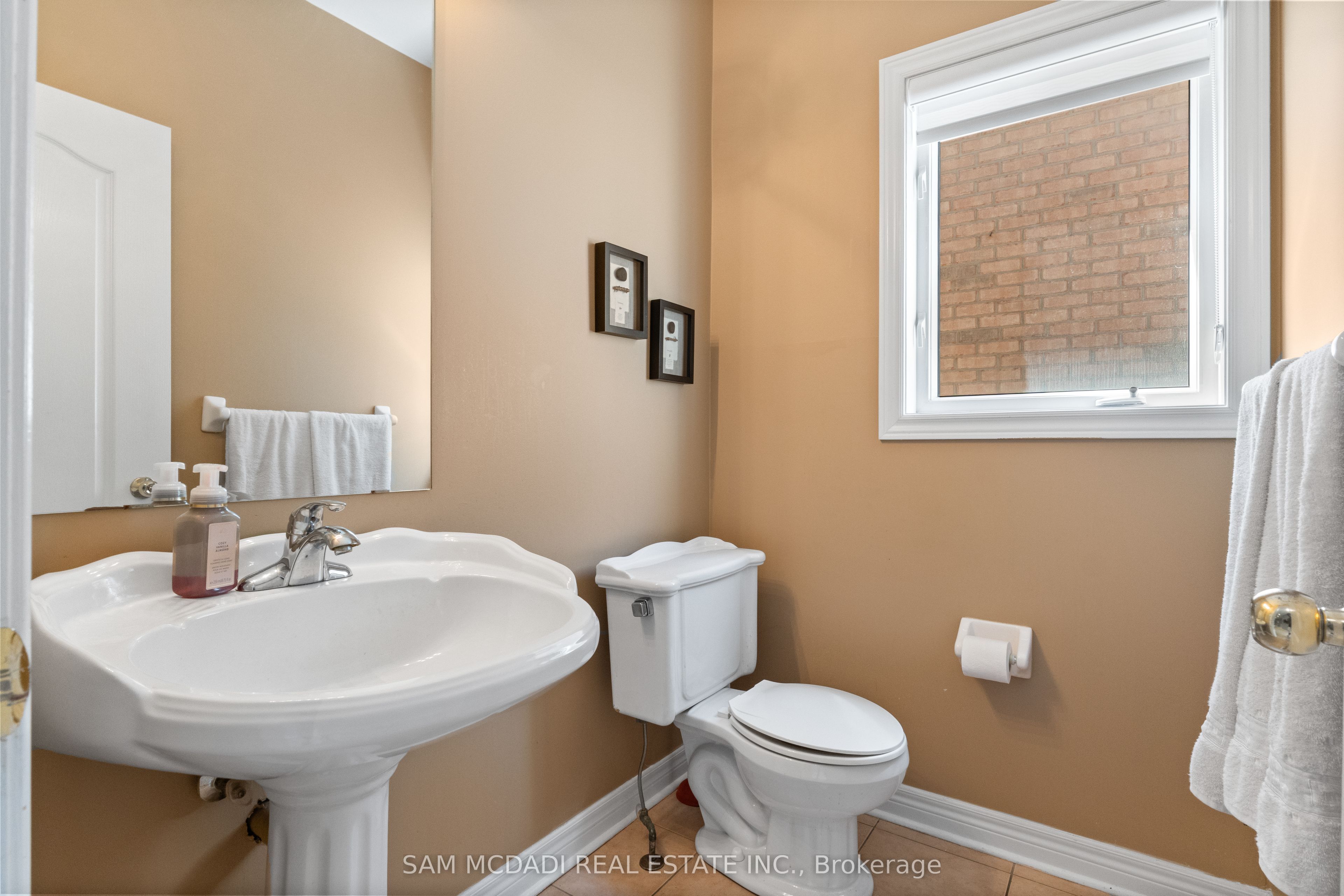 2476 Palmerston Road Property Photo 14