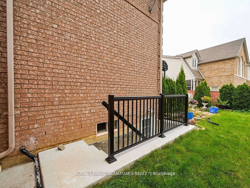 5955 Leeside Crescent Basement Property Photo 3