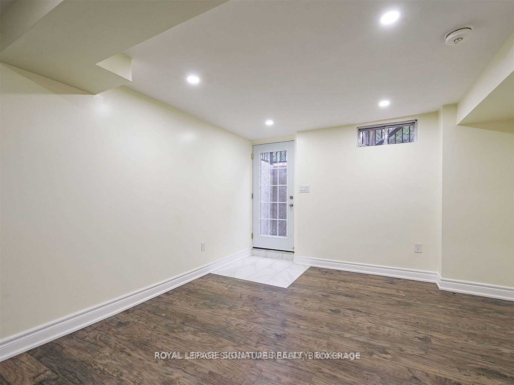 5955 Leeside Crescent Basement Property Photo 8