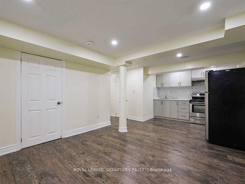 5955 Leeside Crescent Basement Property Photo 12