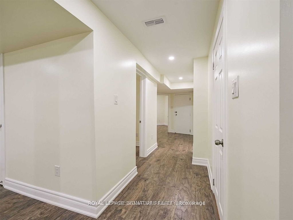 5955 Leeside Crescent Basement Property Photo 20