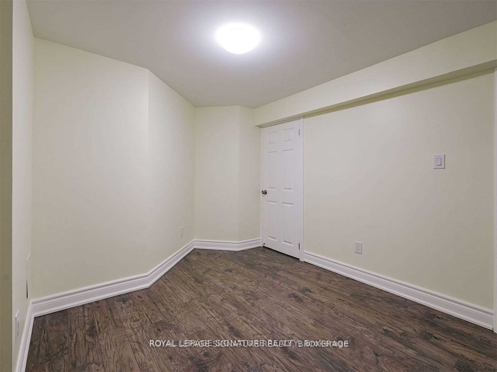 5955 Leeside Crescent Basement Property Photo 25