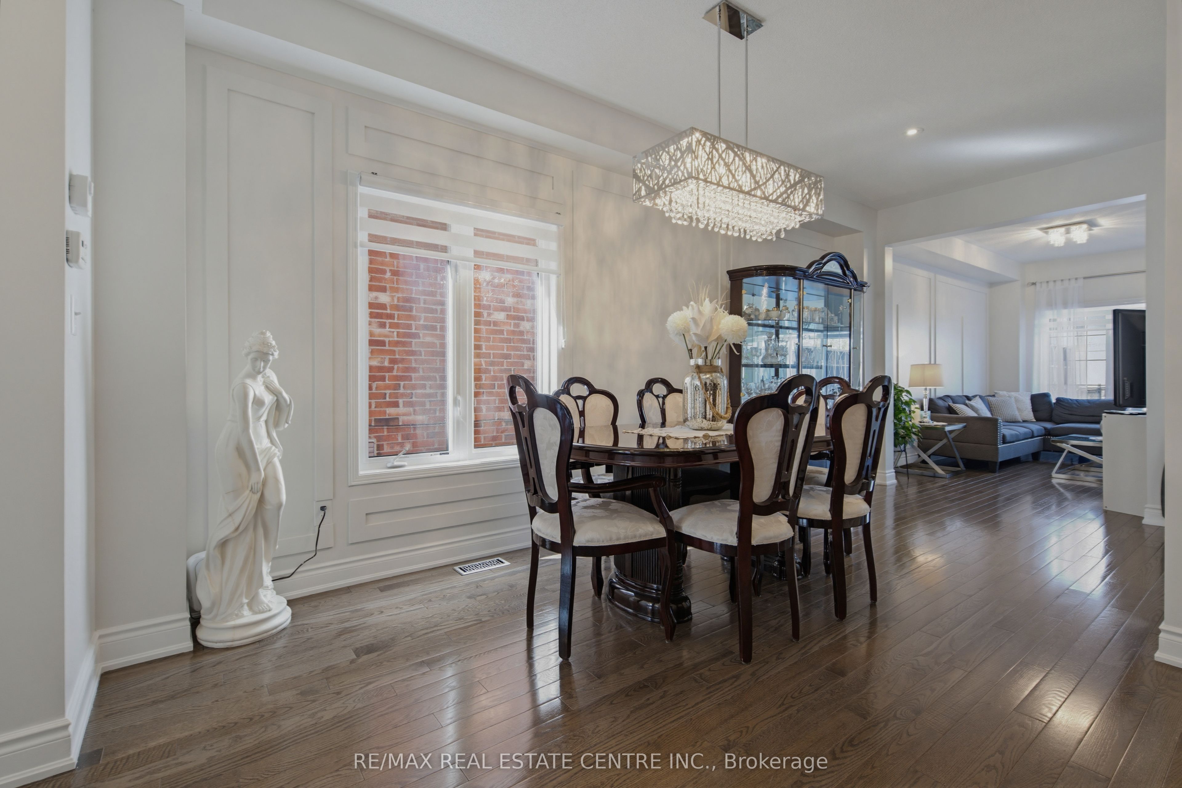 16 Gulfbrook Circle Property Photo 5