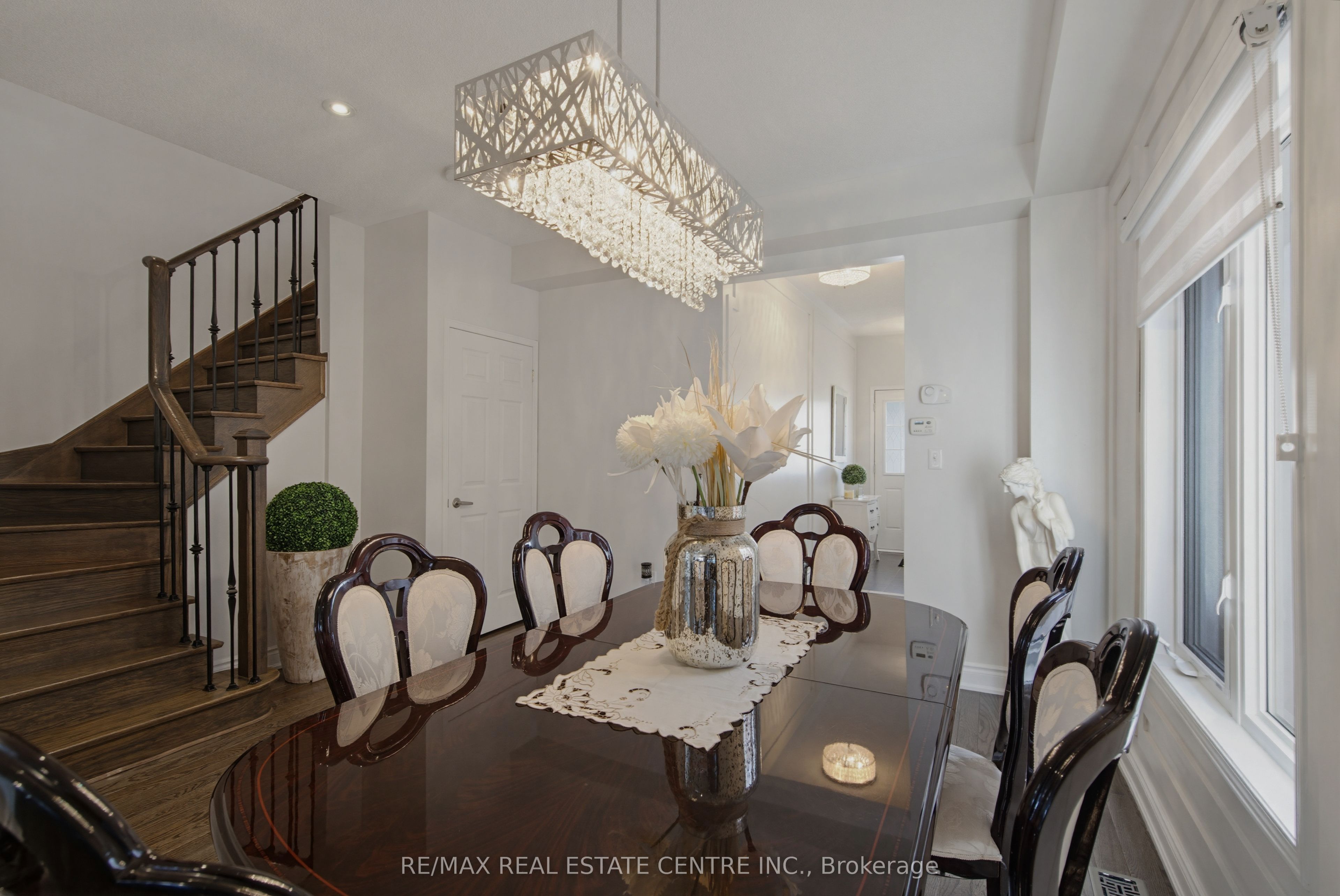 16 Gulfbrook Circle Property Photo 6