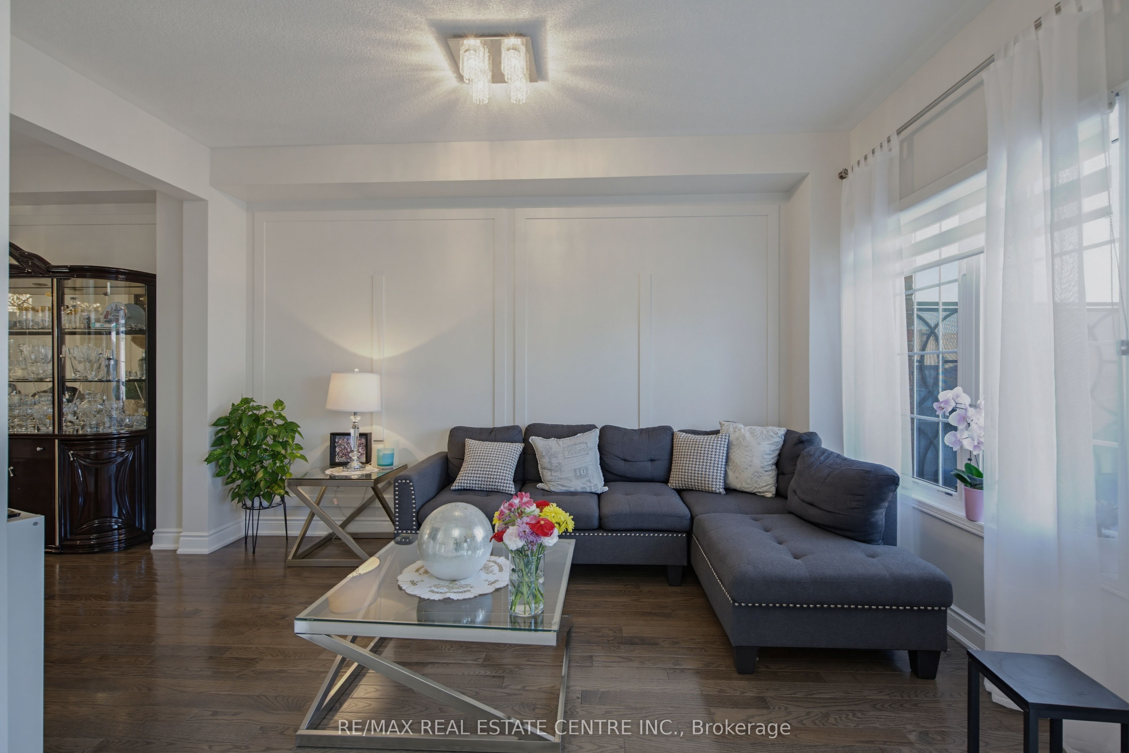16 Gulfbrook Circle Property Photo 9