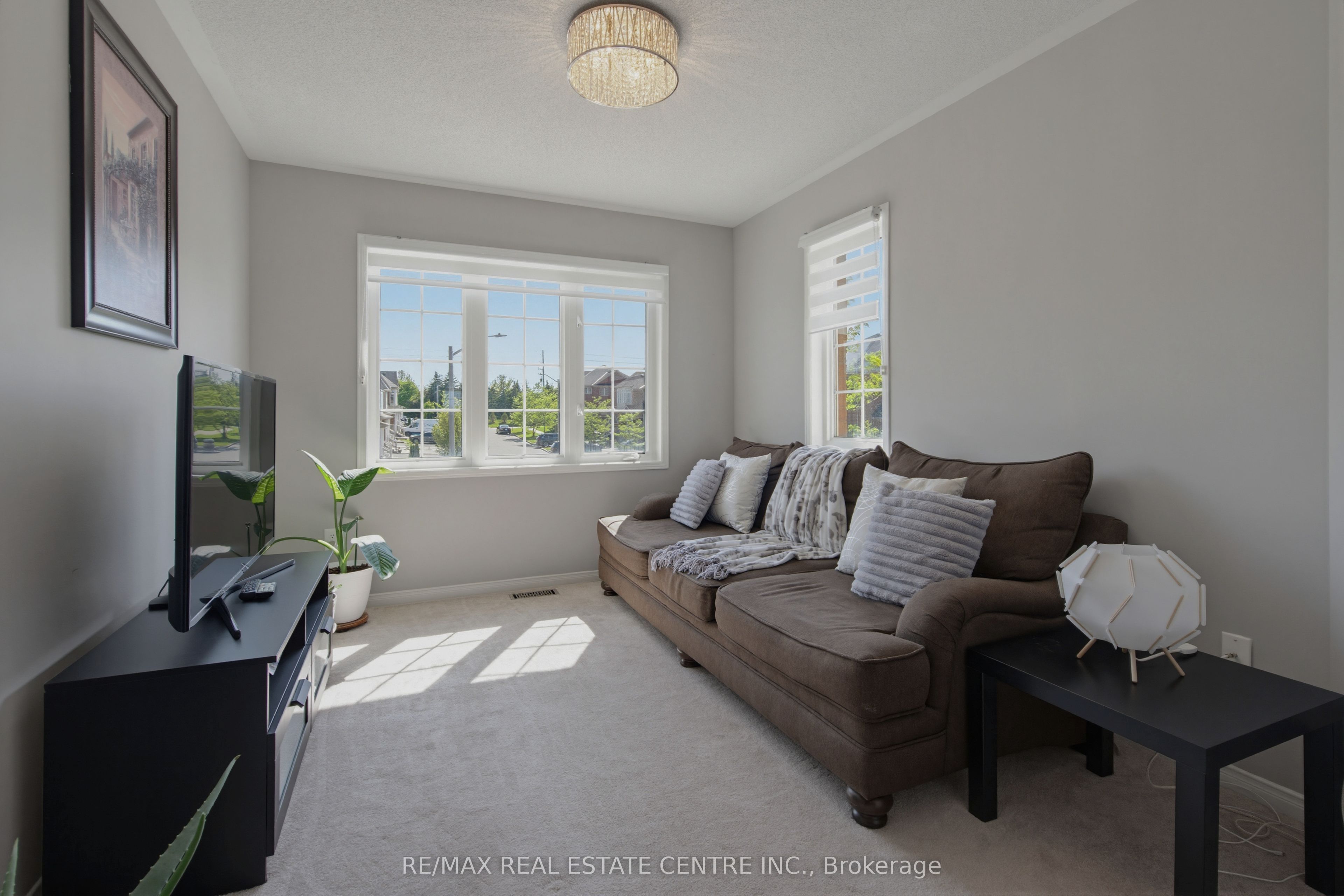 16 Gulfbrook Circle Property Photo 18