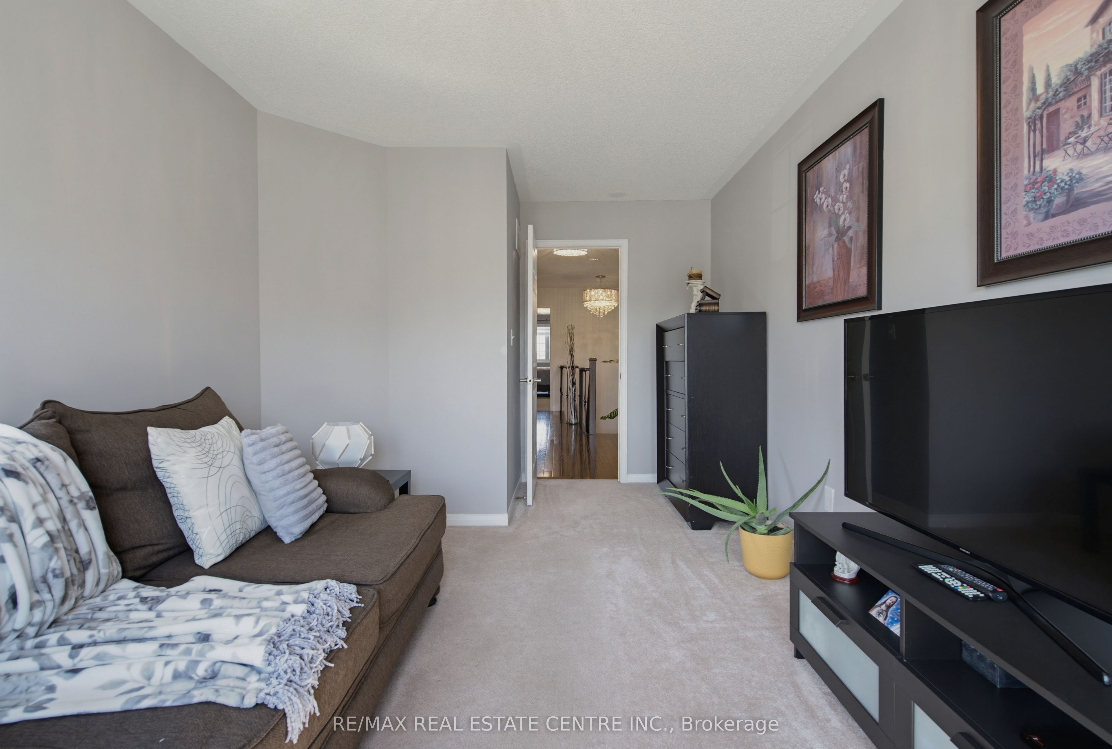 16 Gulfbrook Circle Property Photo 19