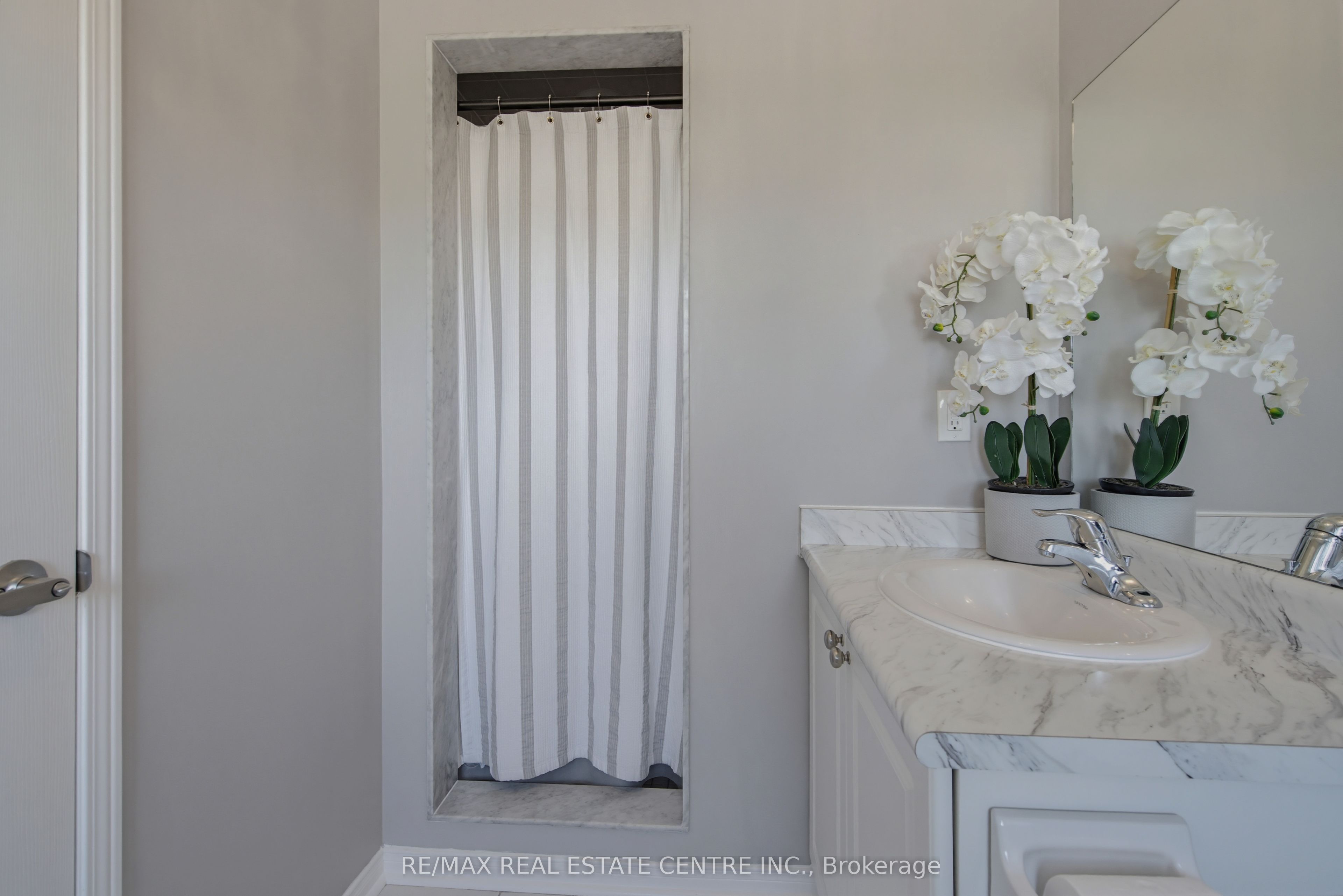 16 Gulfbrook Circle Property Photo 28
