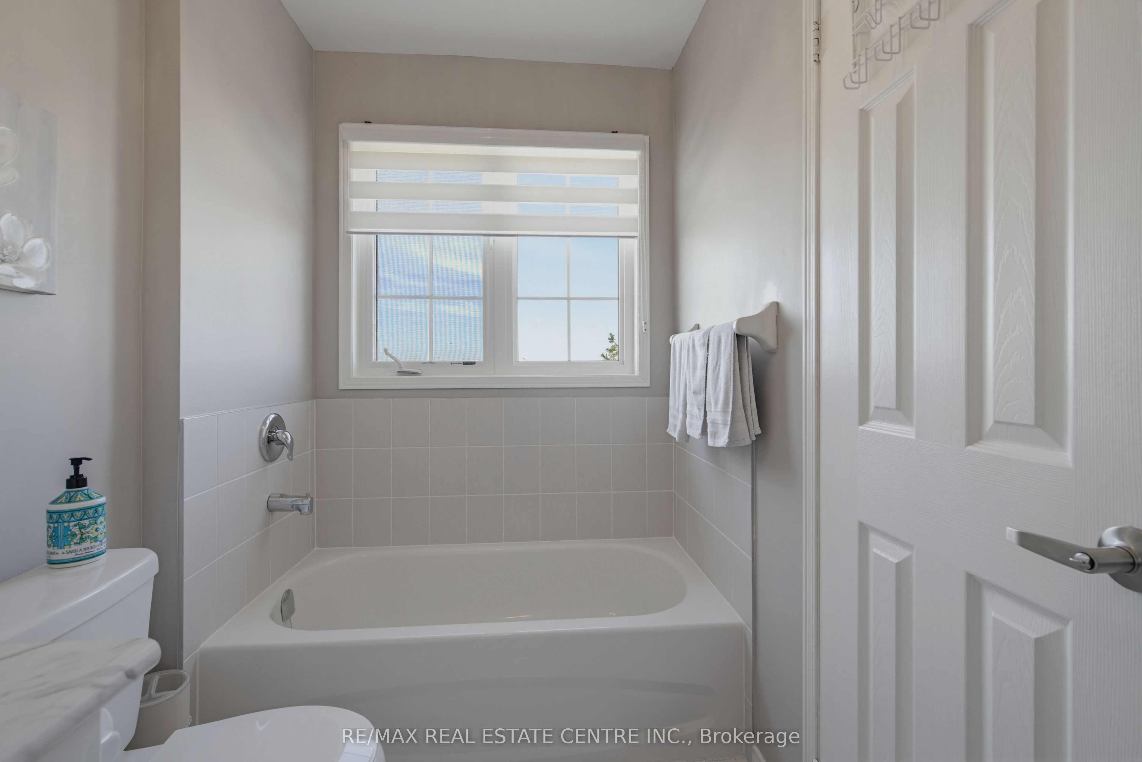 16 Gulfbrook Circle Property Photo 29