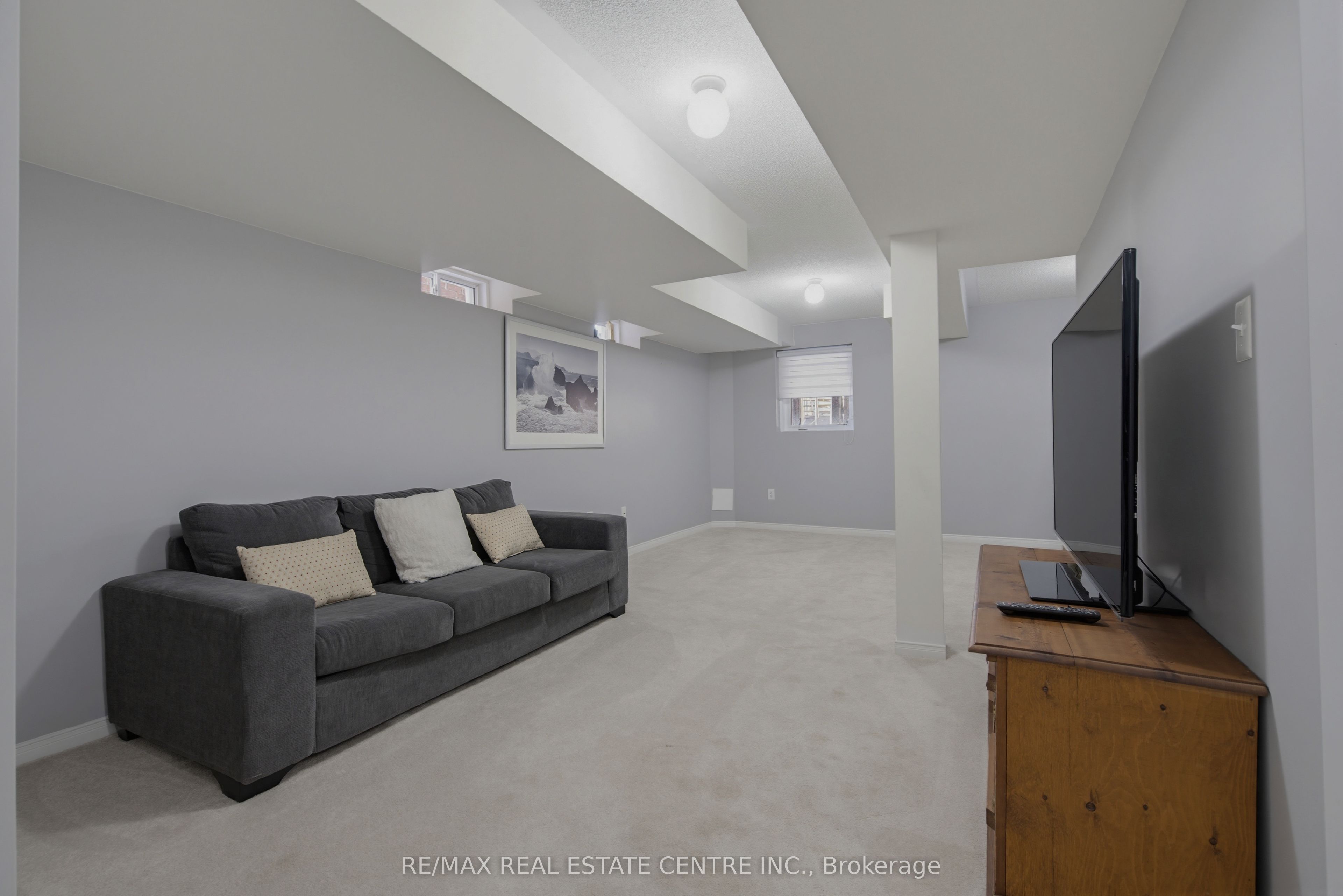 16 Gulfbrook Circle Property Photo 31