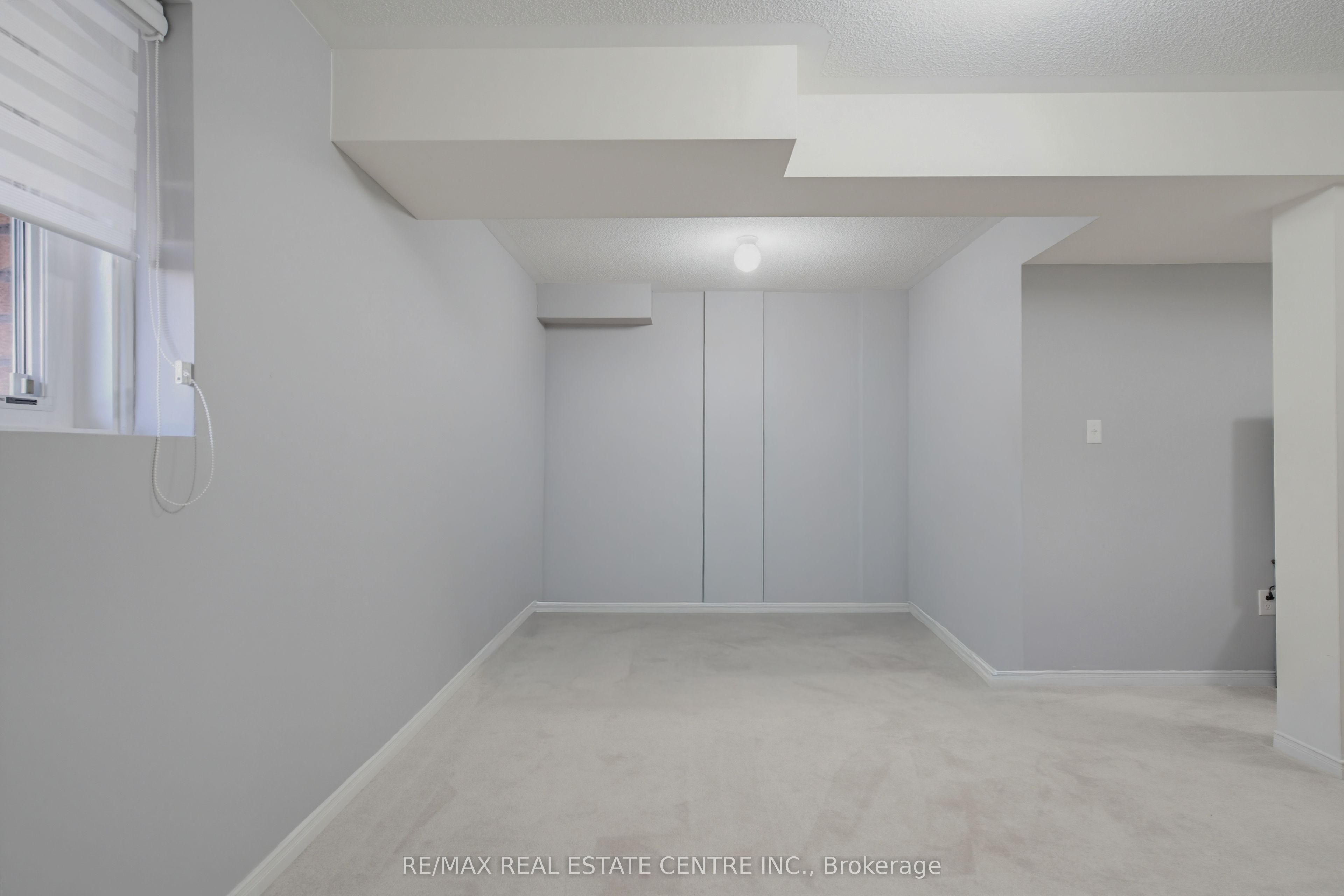 16 Gulfbrook Circle Property Photo 32