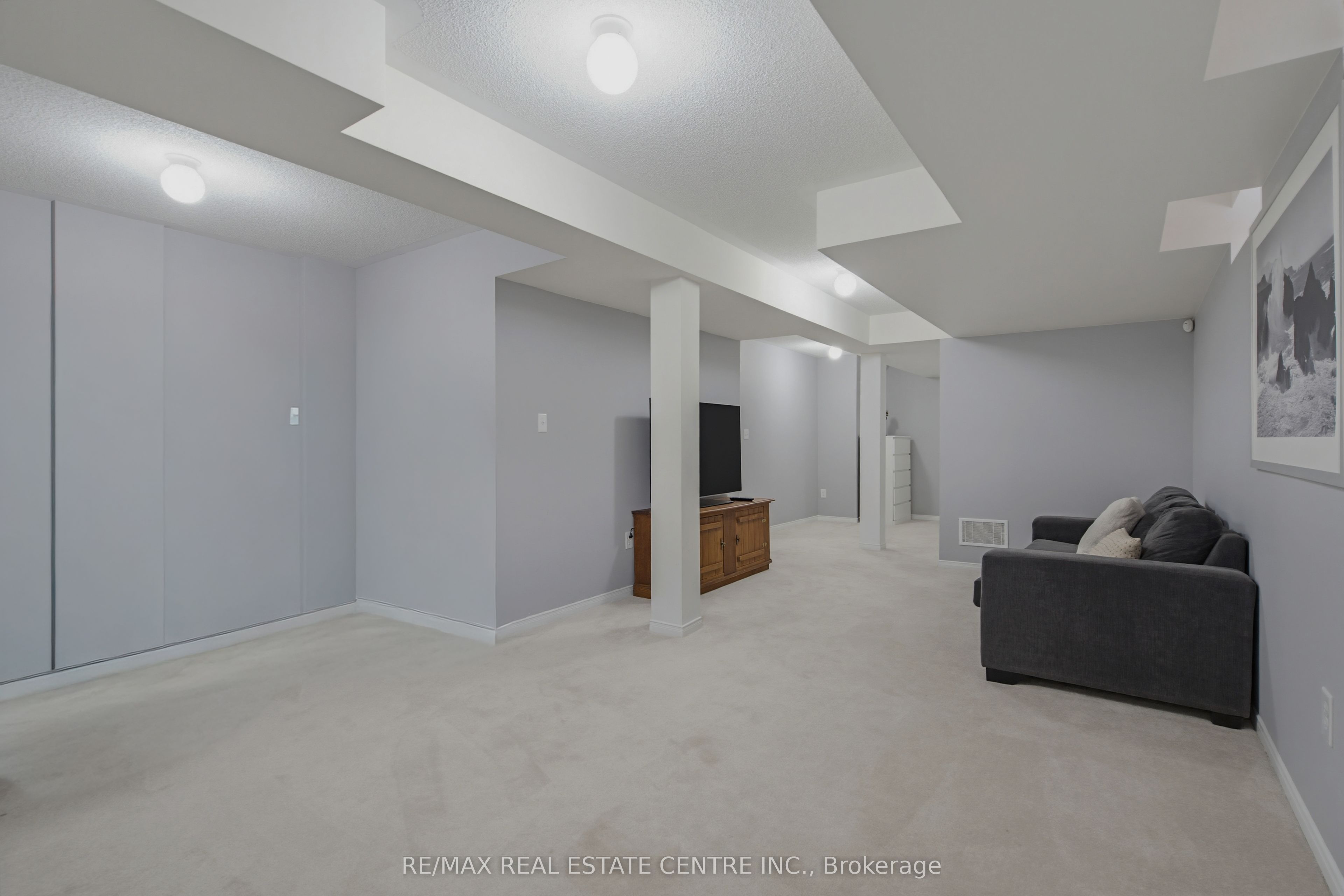 16 Gulfbrook Circle Property Photo 34