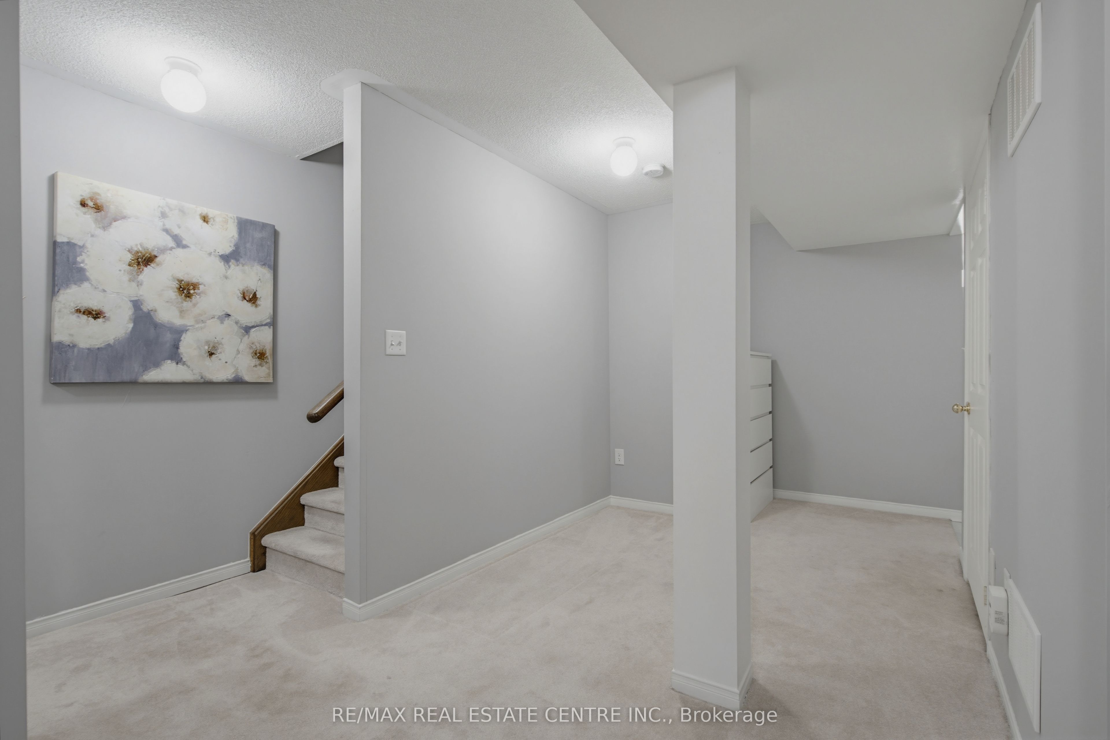 16 Gulfbrook Circle Property Photo 35