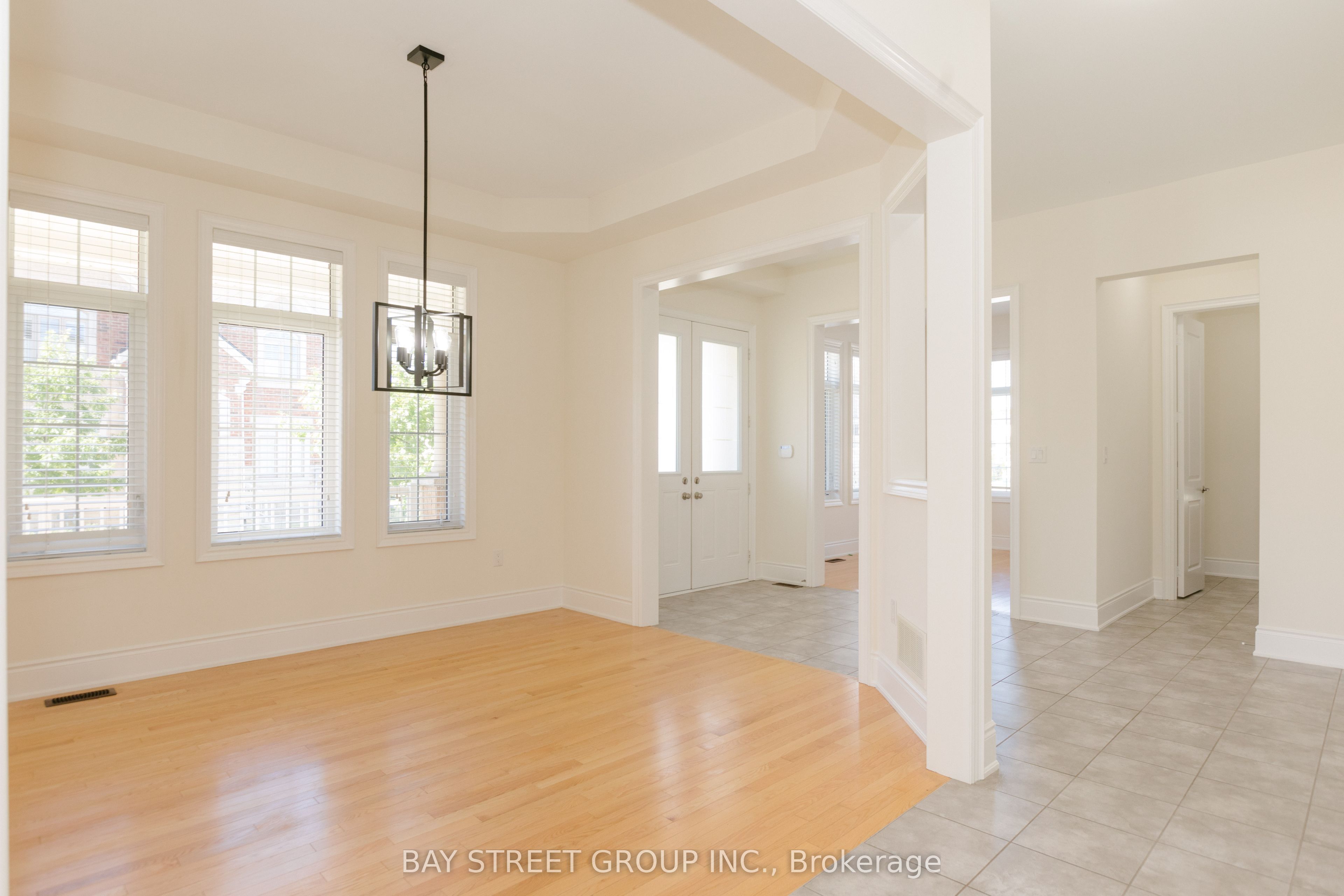 3127 Streamwood Pass Property Photo 4
