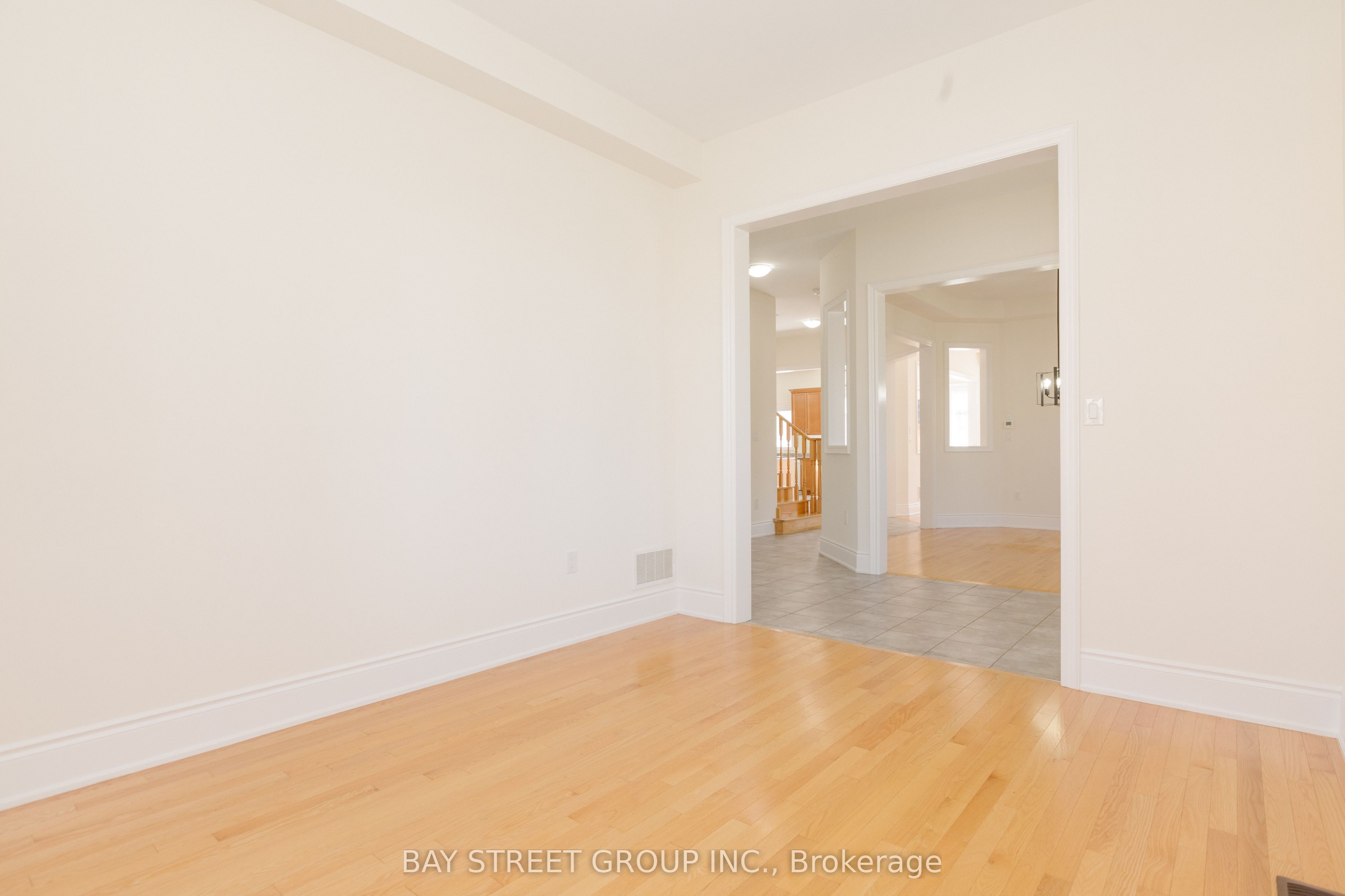 3127 Streamwood Pass Property Photo 6