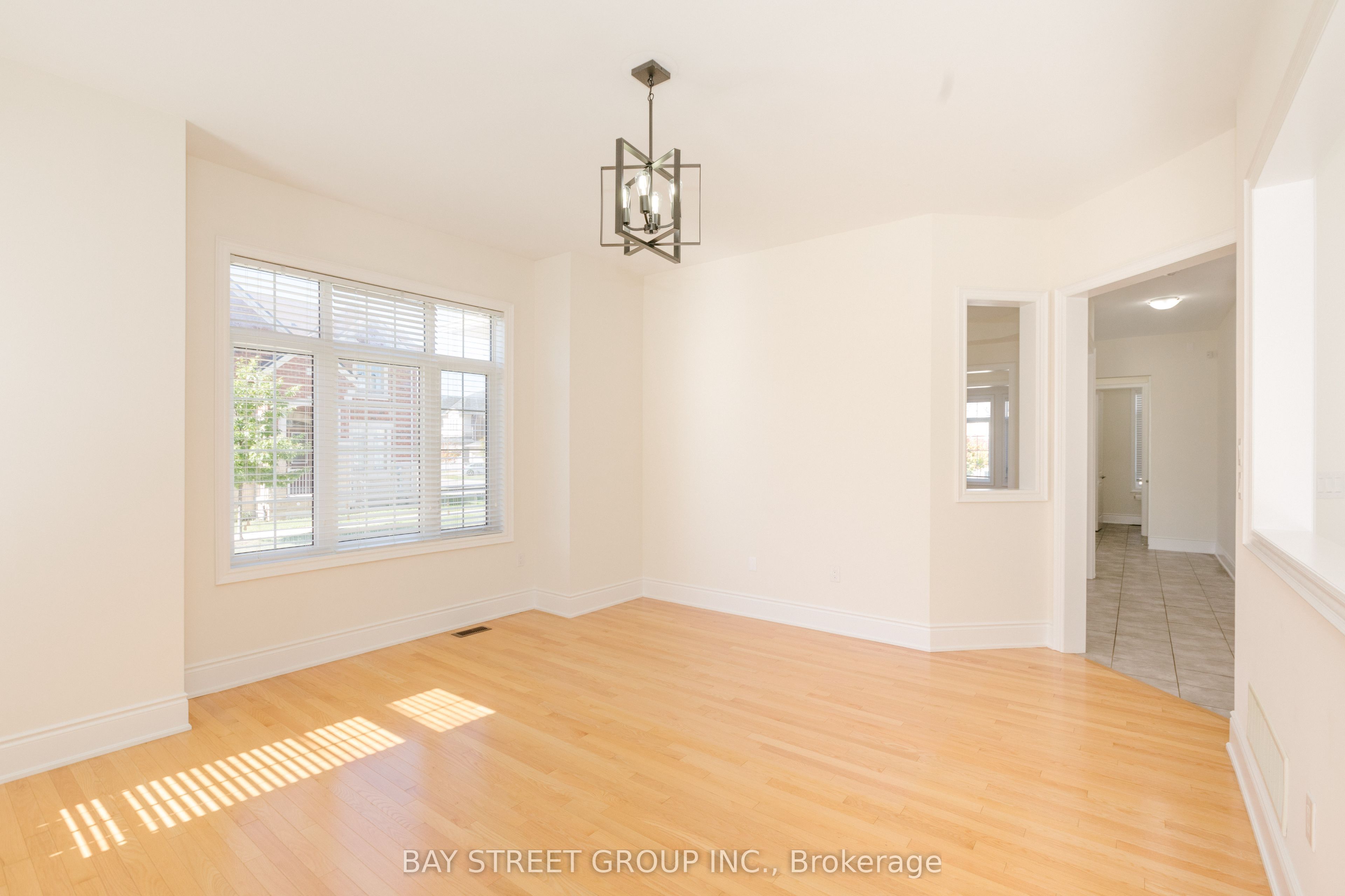 3127 Streamwood Pass Property Photo 13