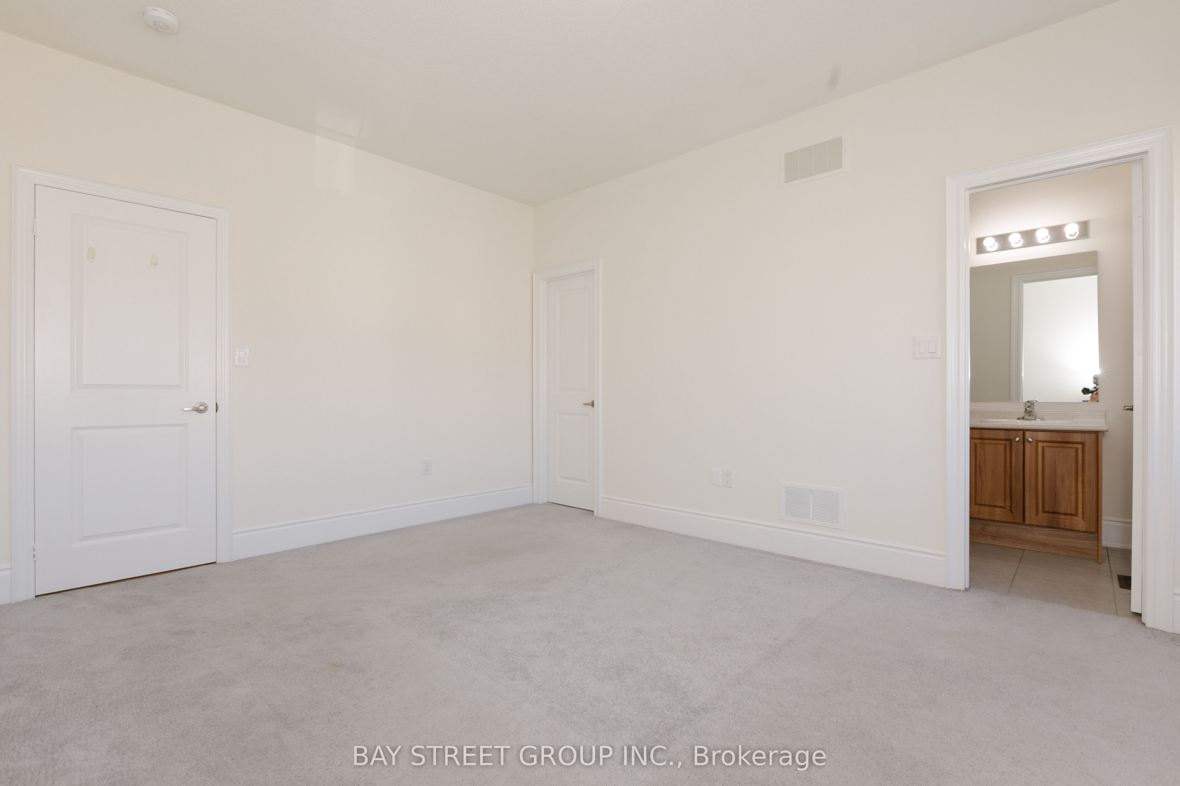 3127 Streamwood Pass Property Photo 34