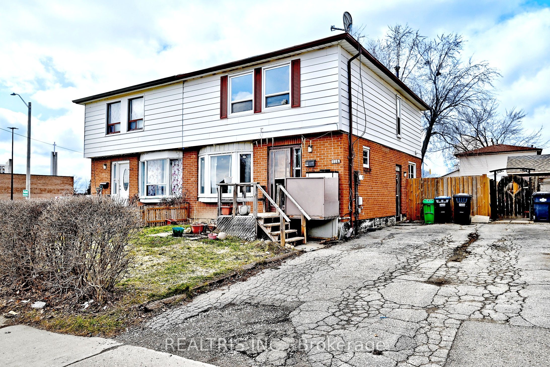 116 Sutherland Avenue Property Photo 1