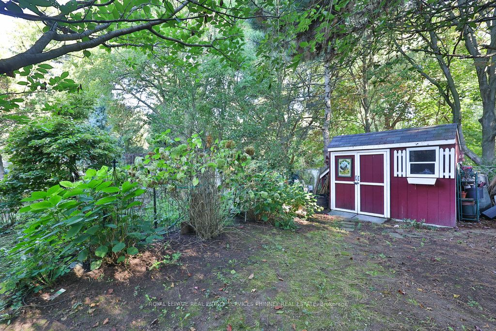 945 Beechwood Avenue Property Photo 8