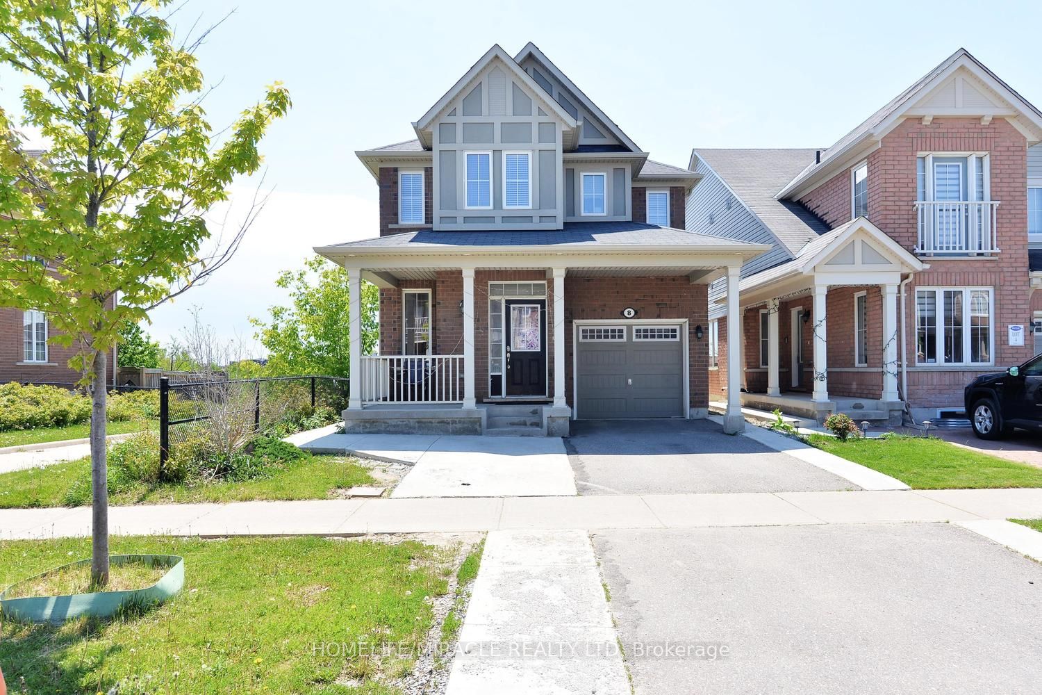 8 Robert Parkinson Drive Property Photo 1