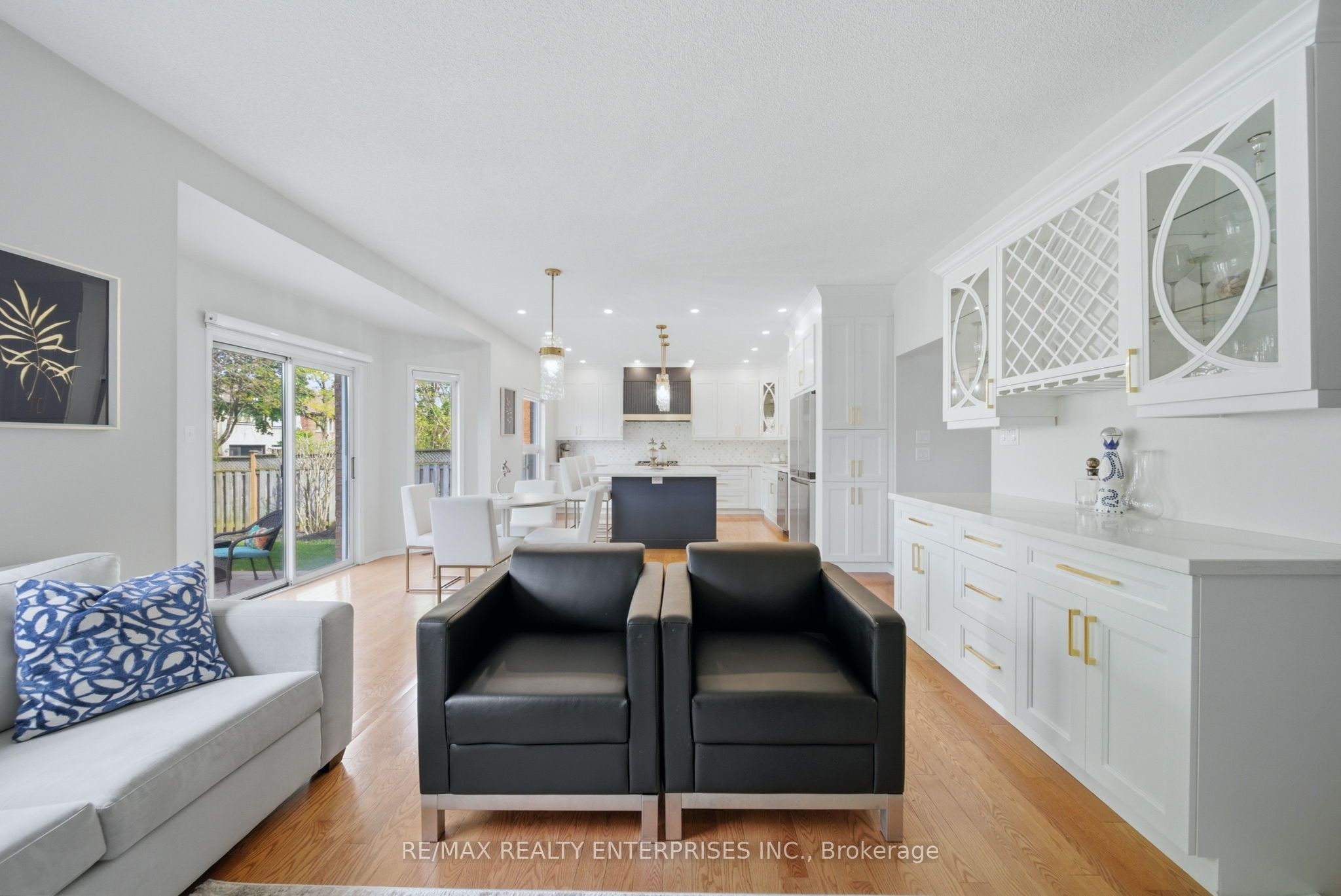 5811 Cornell Crescent Property Photo 2