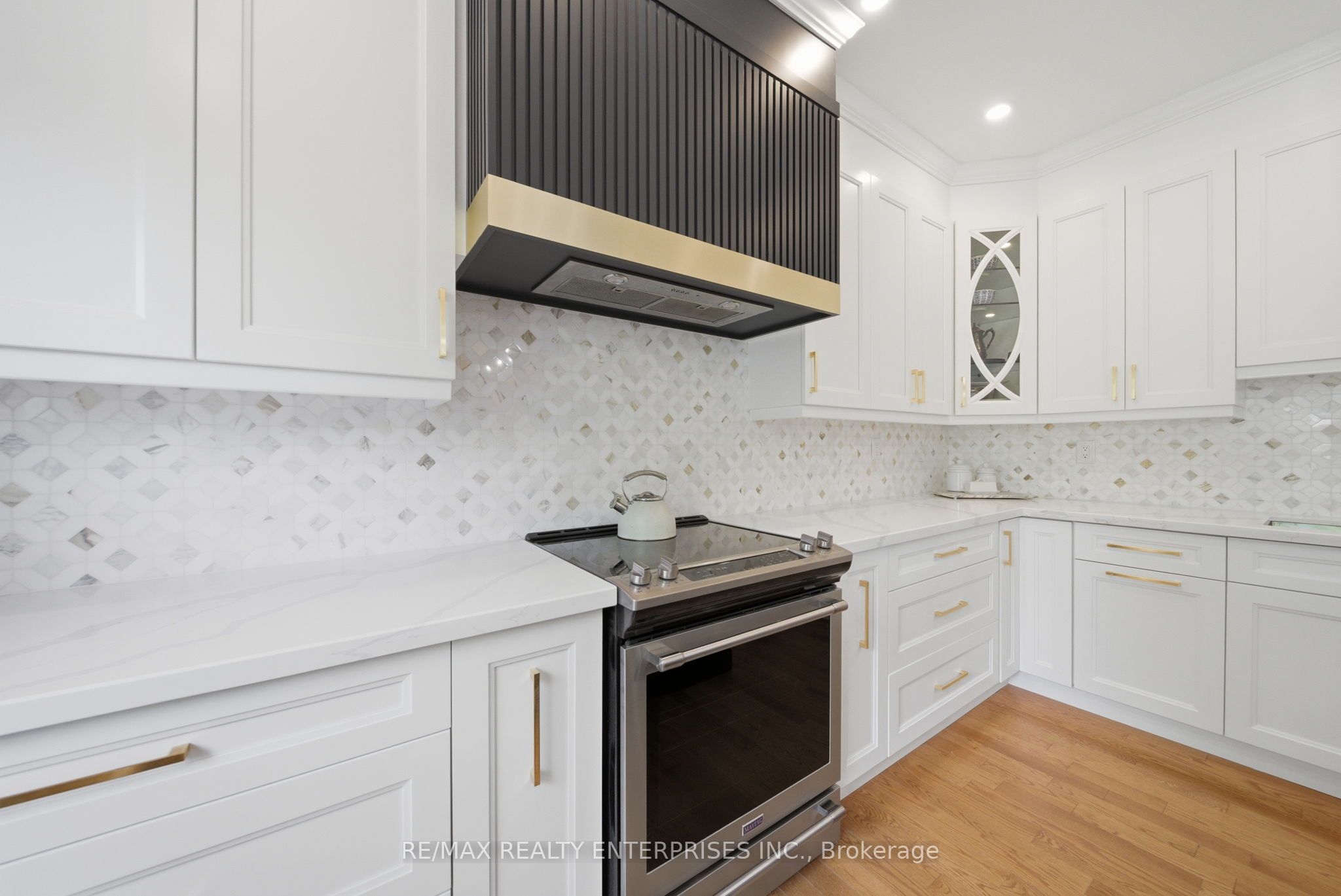 5811 Cornell Crescent Property Photo 14