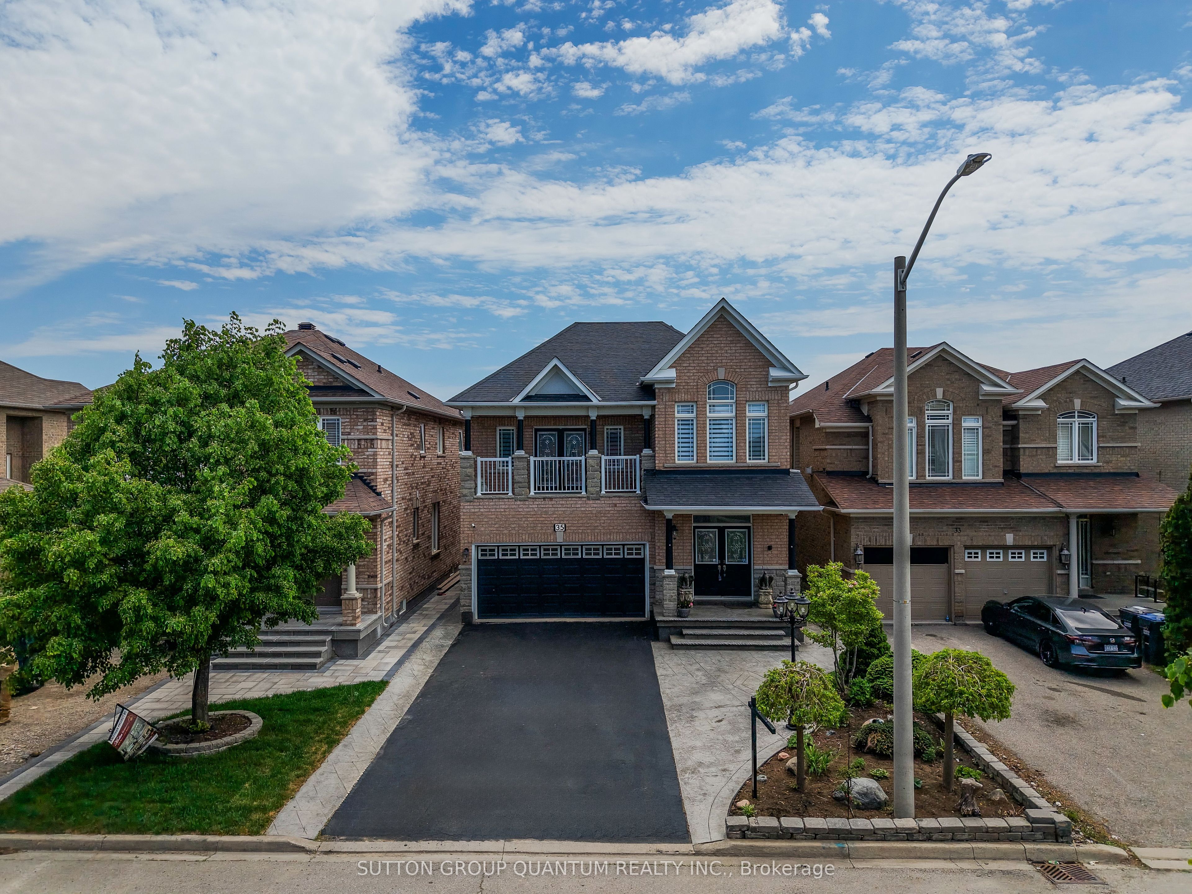 35 Devonsleigh Drive Property Photo 2