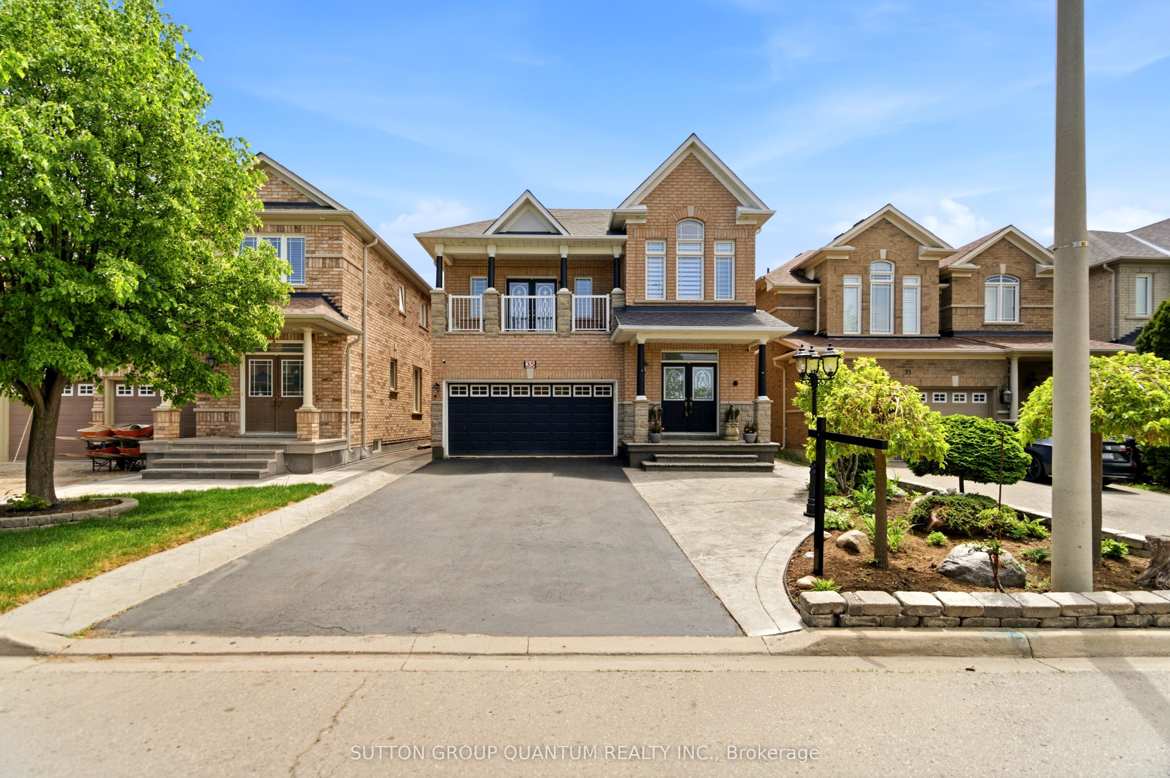 35 Devonsleigh Drive Property Photo 3