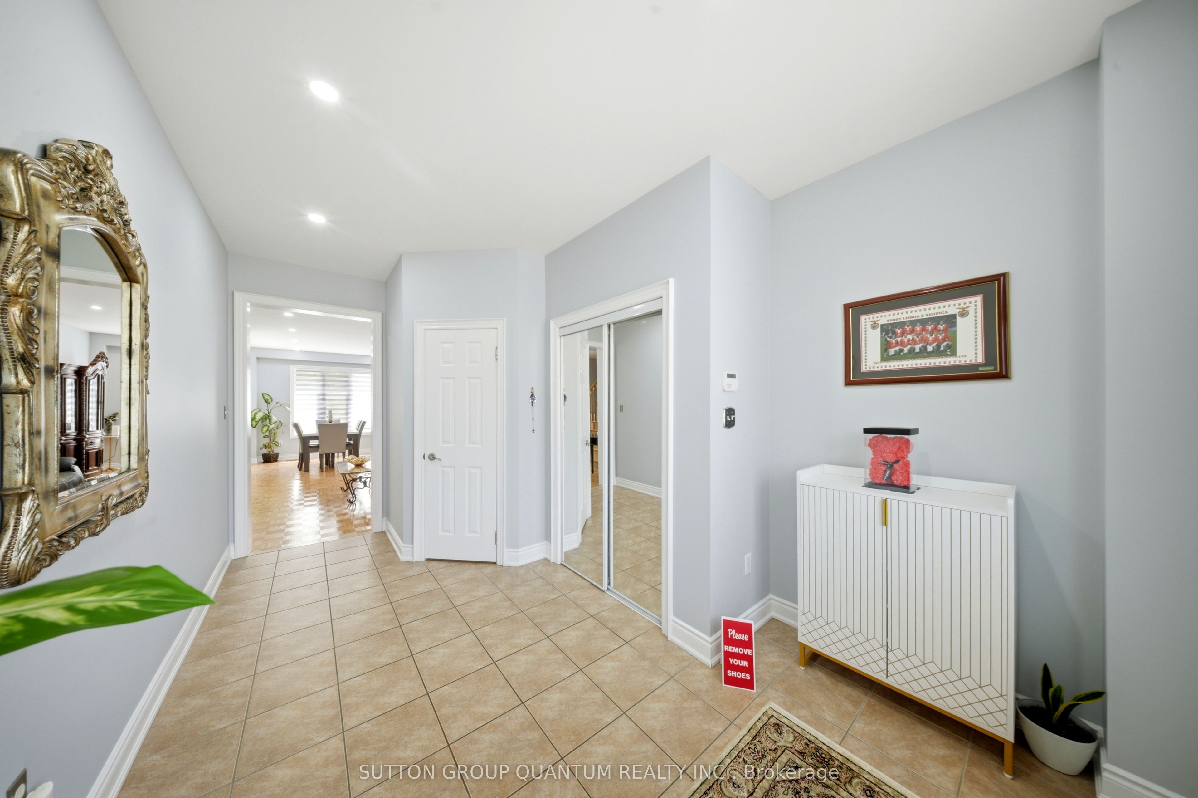 35 Devonsleigh Drive Property Photo 6
