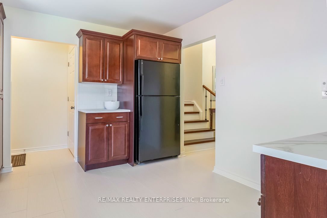 3268 Mainsail Crescent Property Photo 17