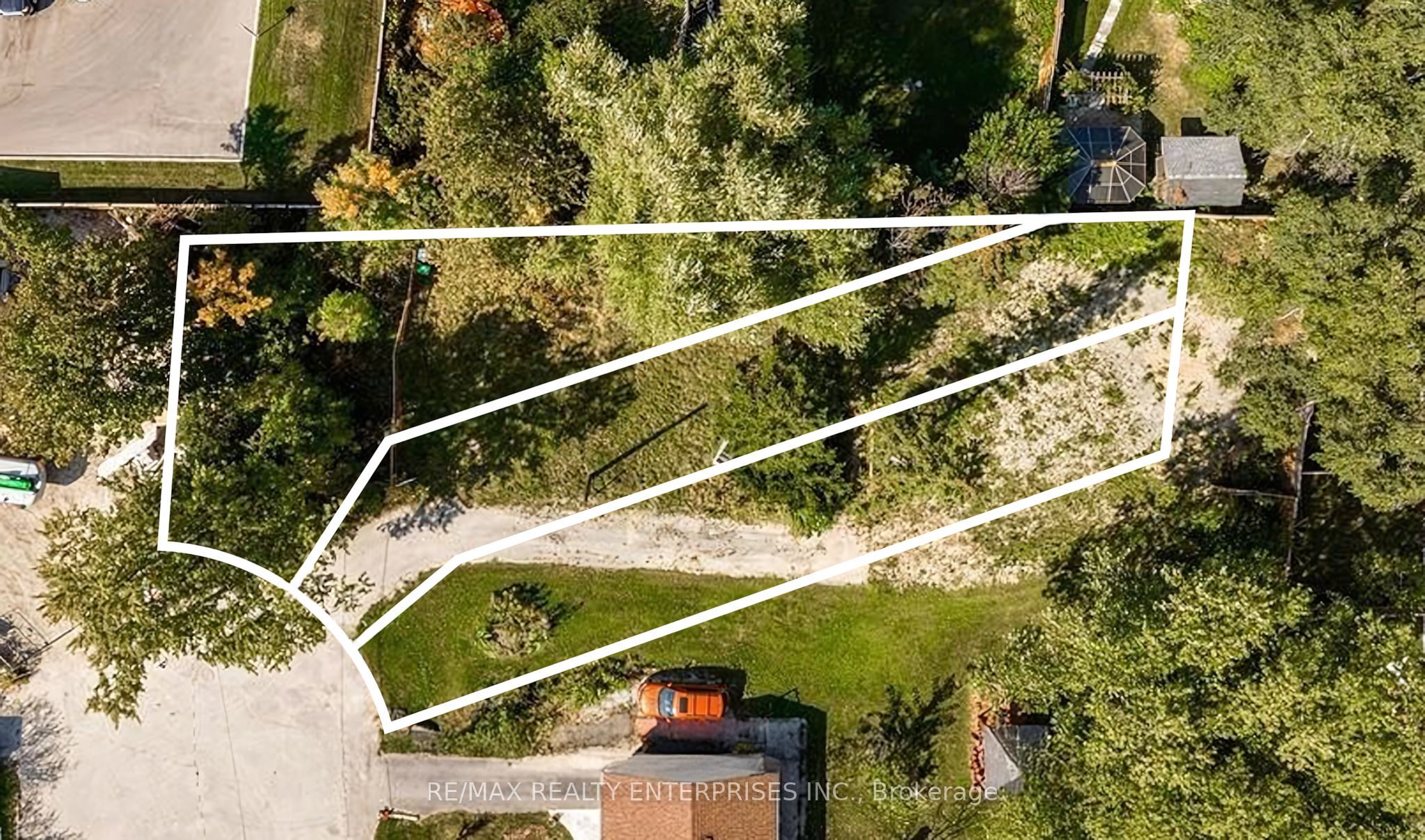 1075 Roosevelt Road Property Photo 4