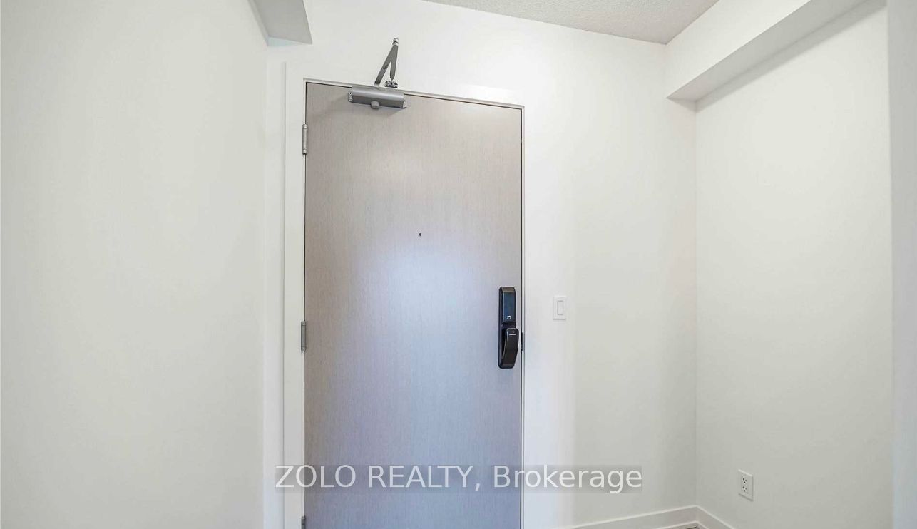 3200 Dakota Common B520 Property Photo 6