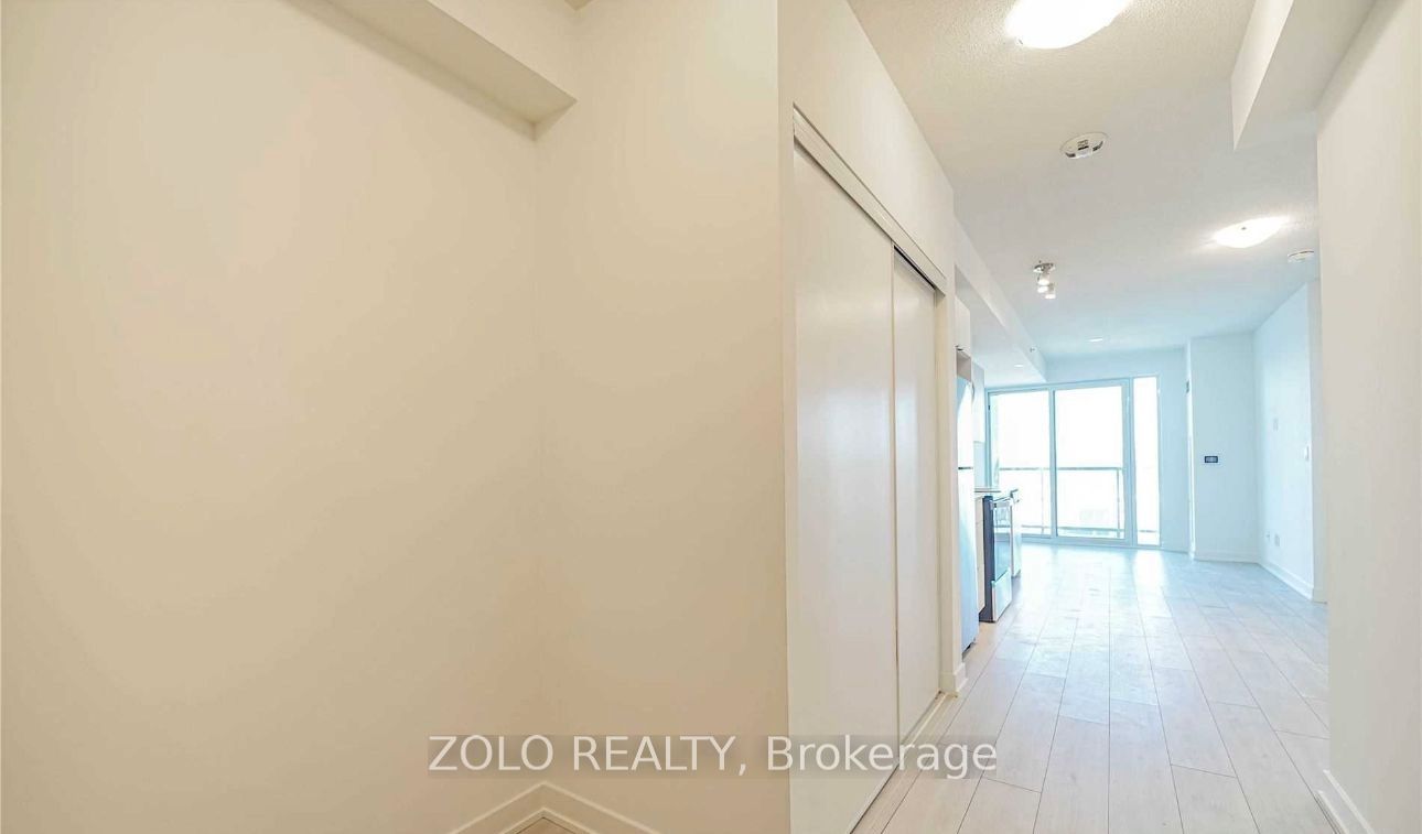 3200 Dakota Common B520 Property Photo 7