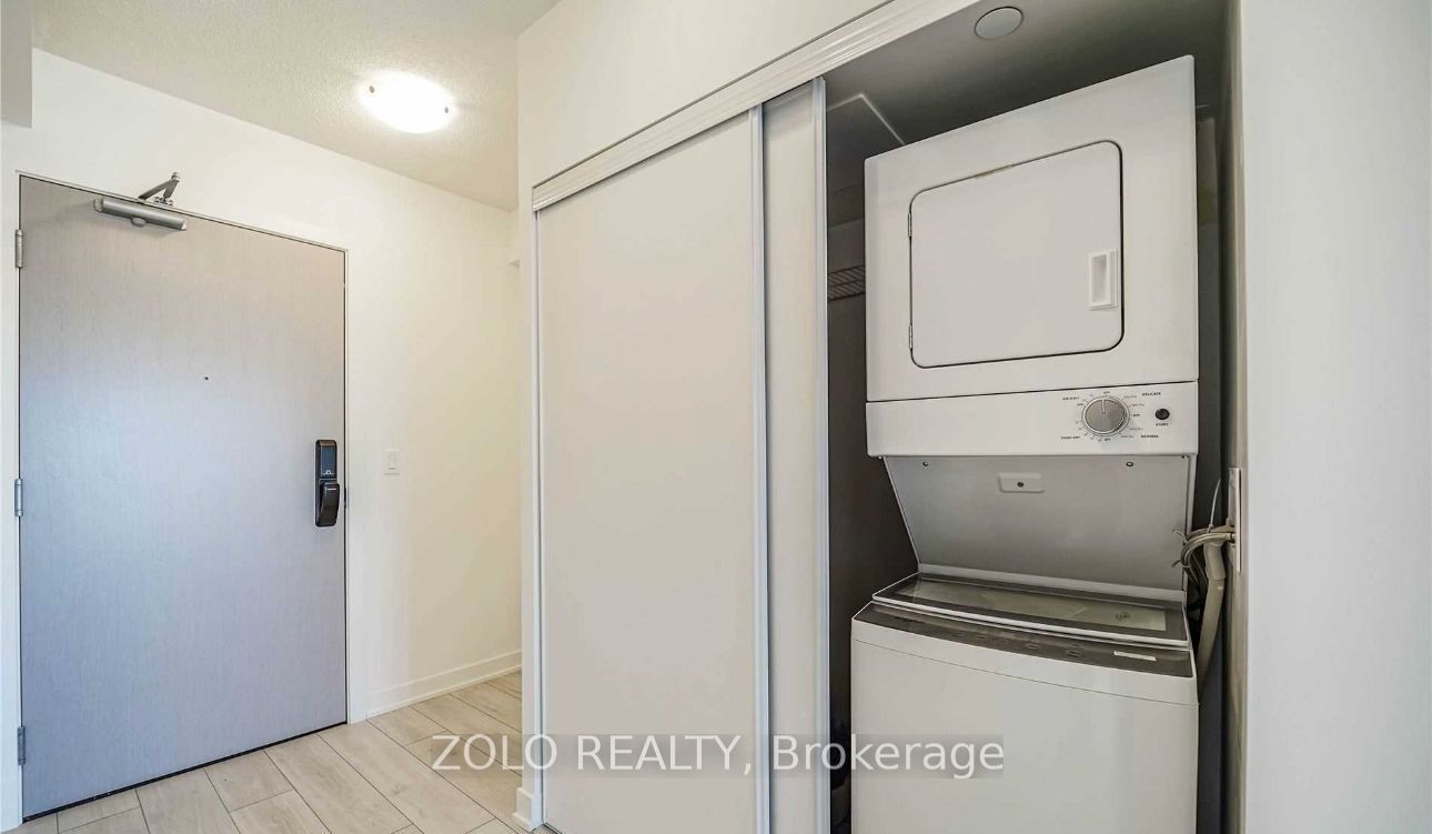 3200 Dakota Common B520 Property Photo 8