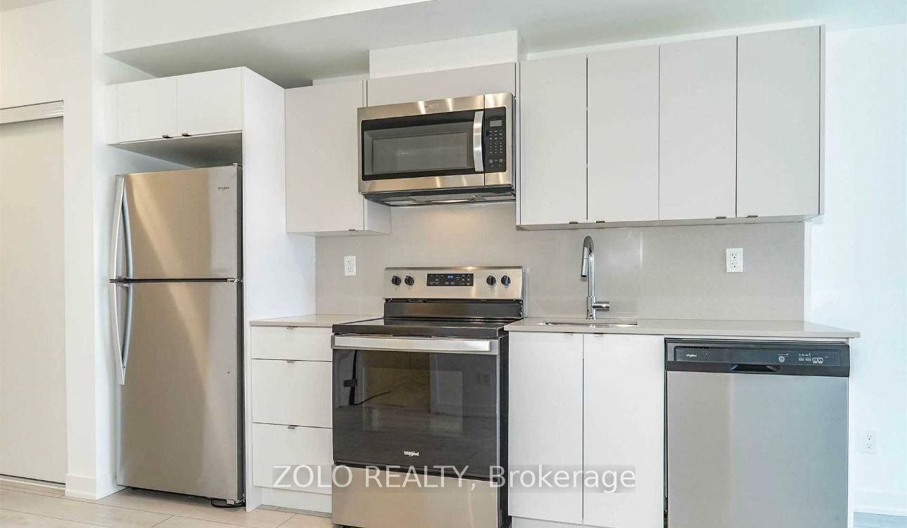 3200 Dakota Common B520 Property Photo 9