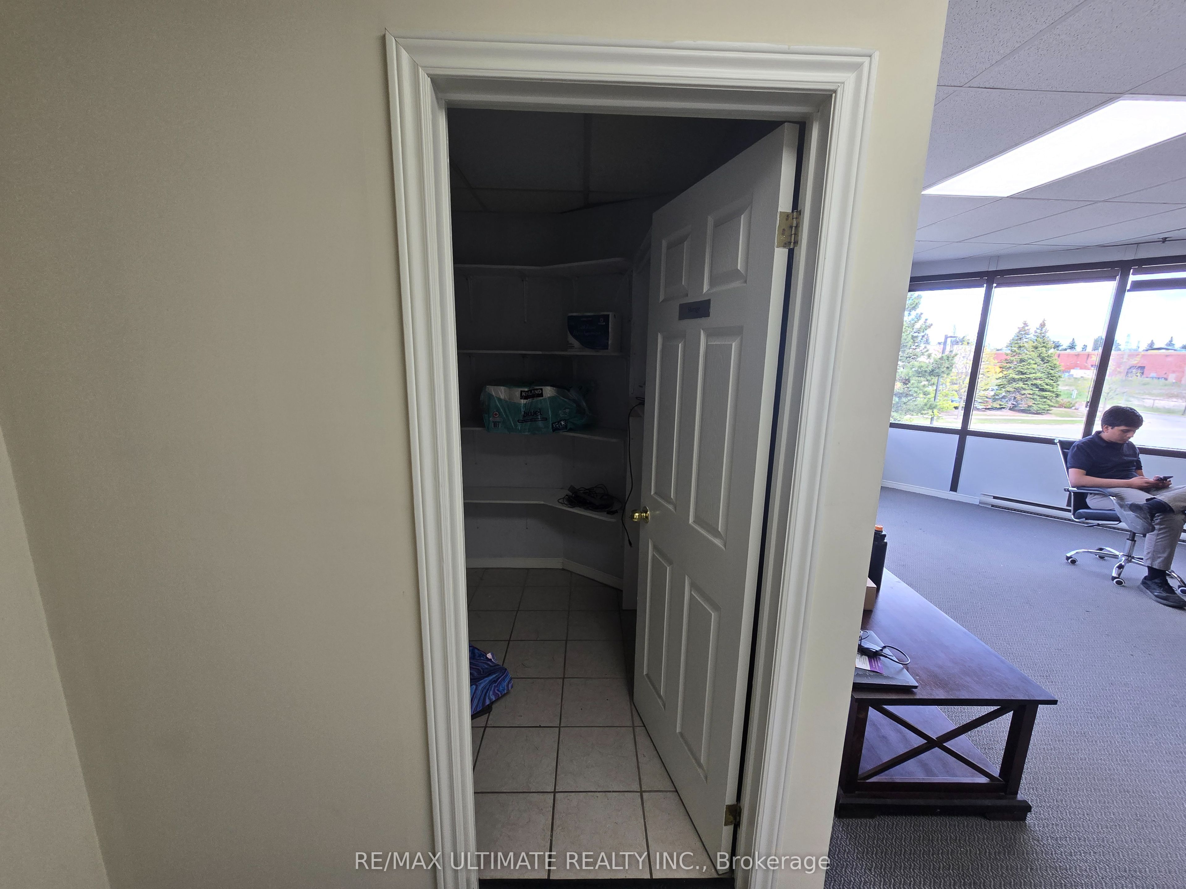 386 Deerhurst Drive A Property Photo 9