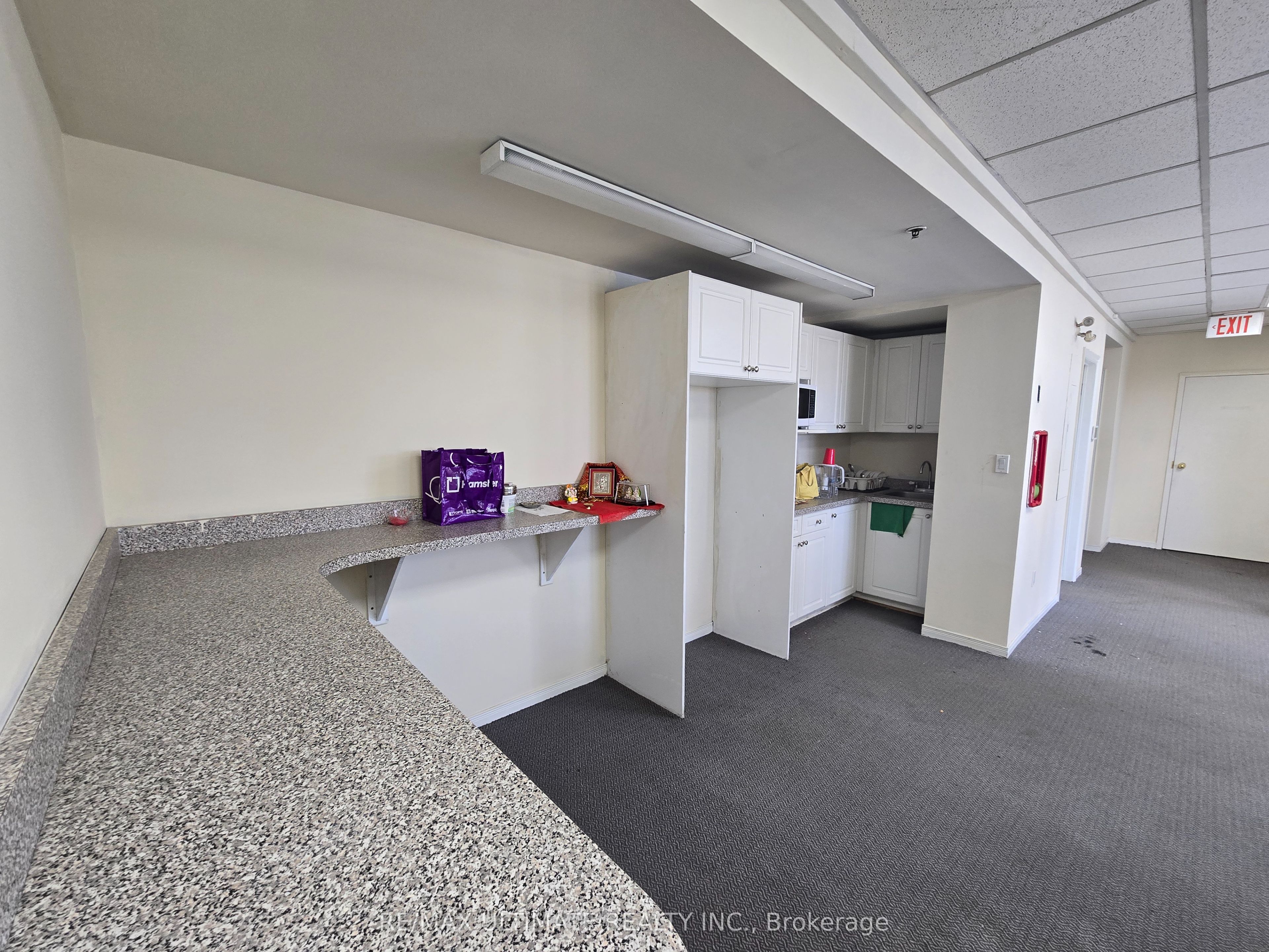 386 Deerhurst Drive A Property Photo 12