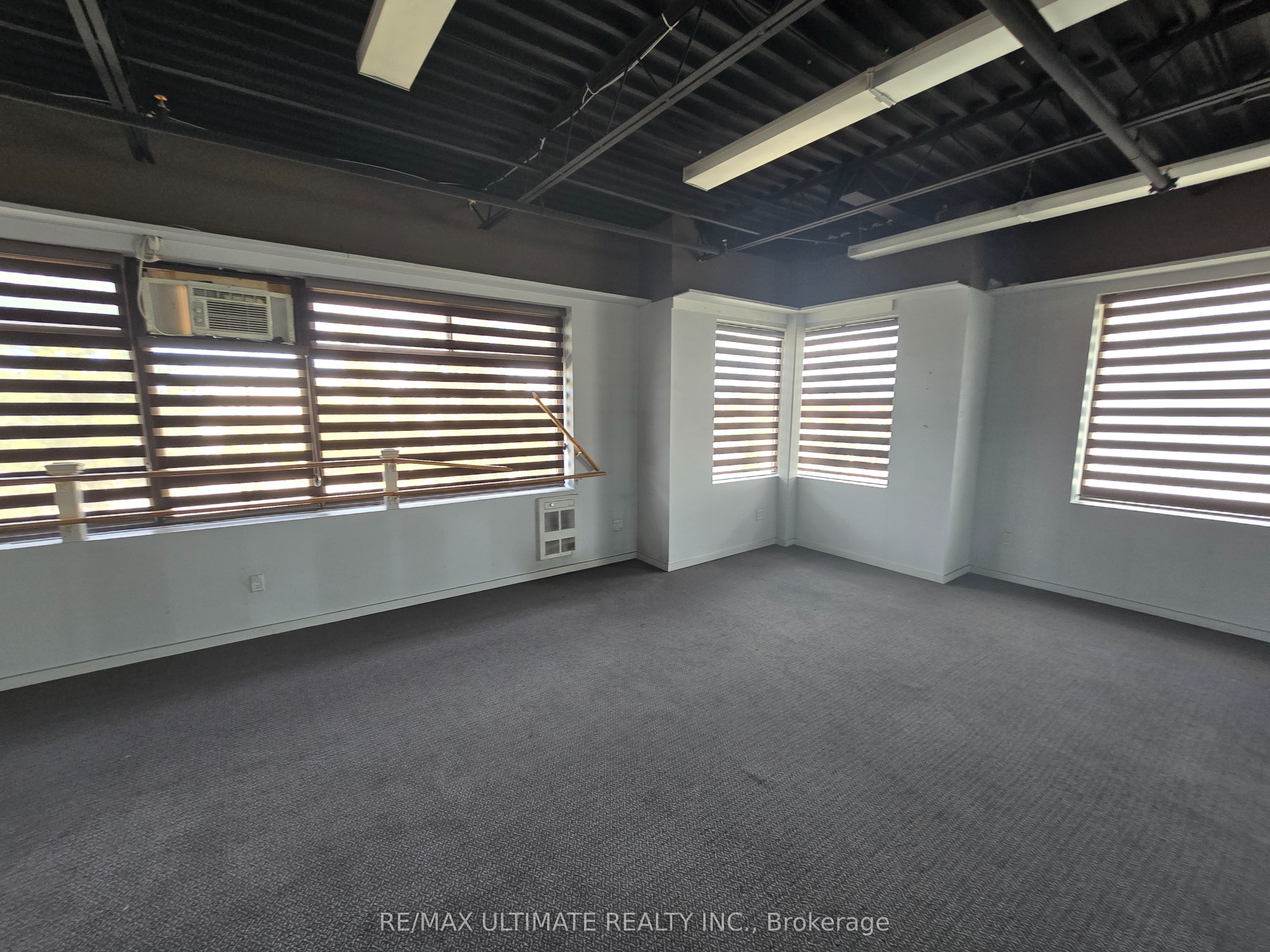 386 Deerhurst Drive A Property Photo 16