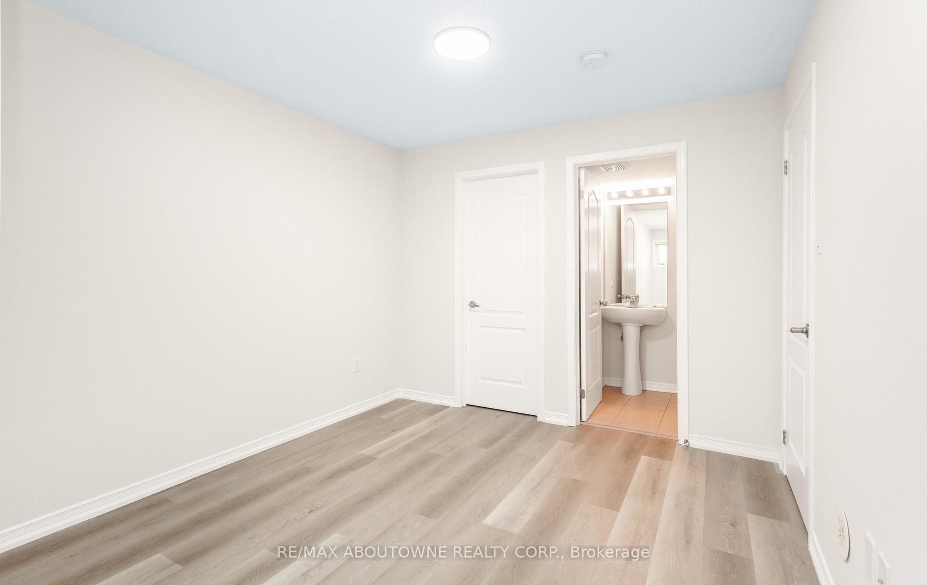 2441 Greenwich Drive 1 Property Photo 28