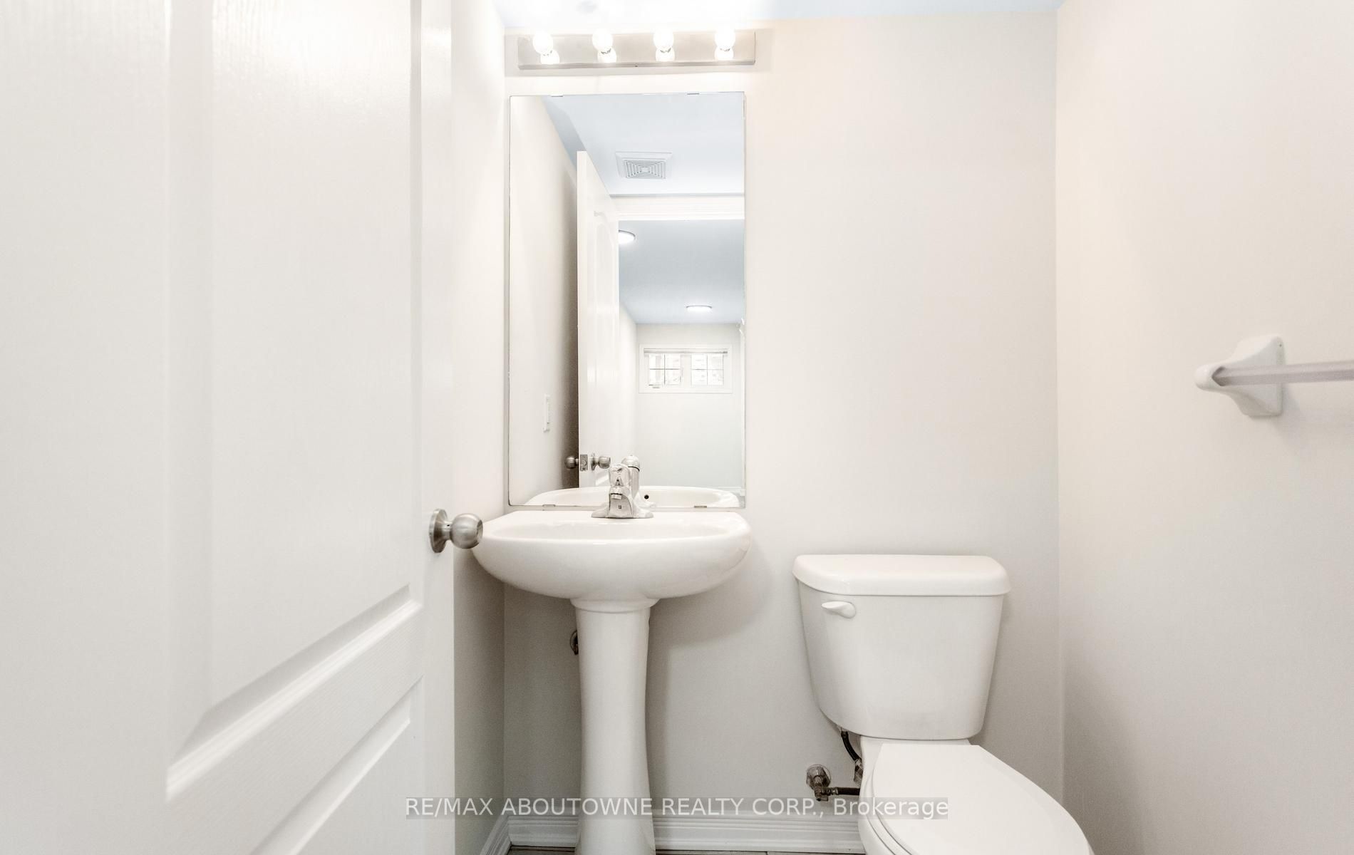 2441 Greenwich Drive 1 Property Photo 29