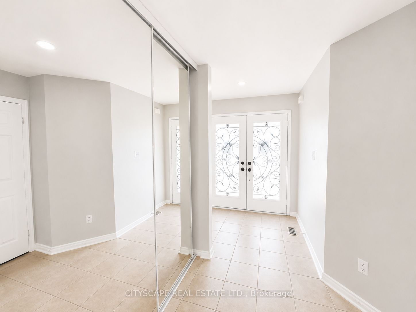 68 Vintage Gate Property Photo 6