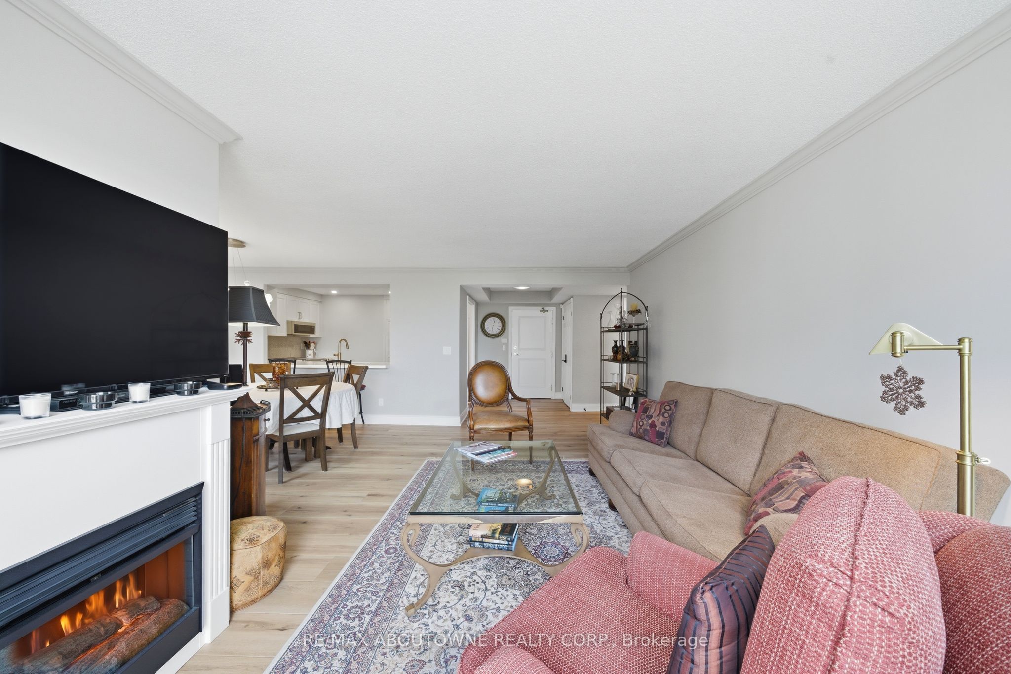 442 Maple Ave. Avenue 606 Property Photo 15
