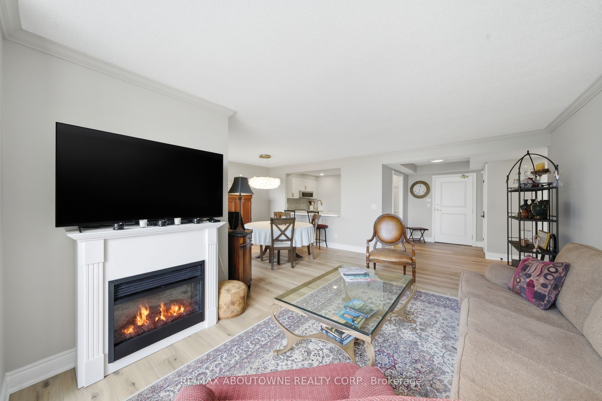 442 Maple Ave. Avenue 606 Property Photo 16