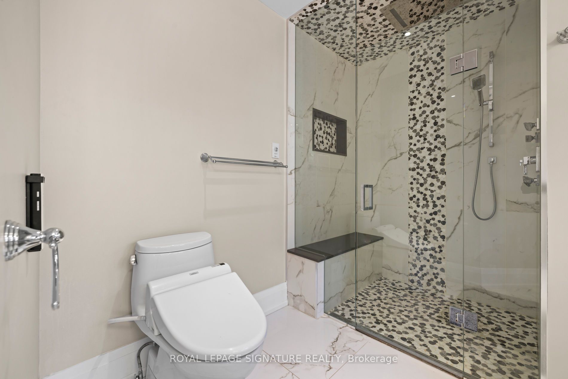 2480 Upper Valley Crescent Property Photo 25