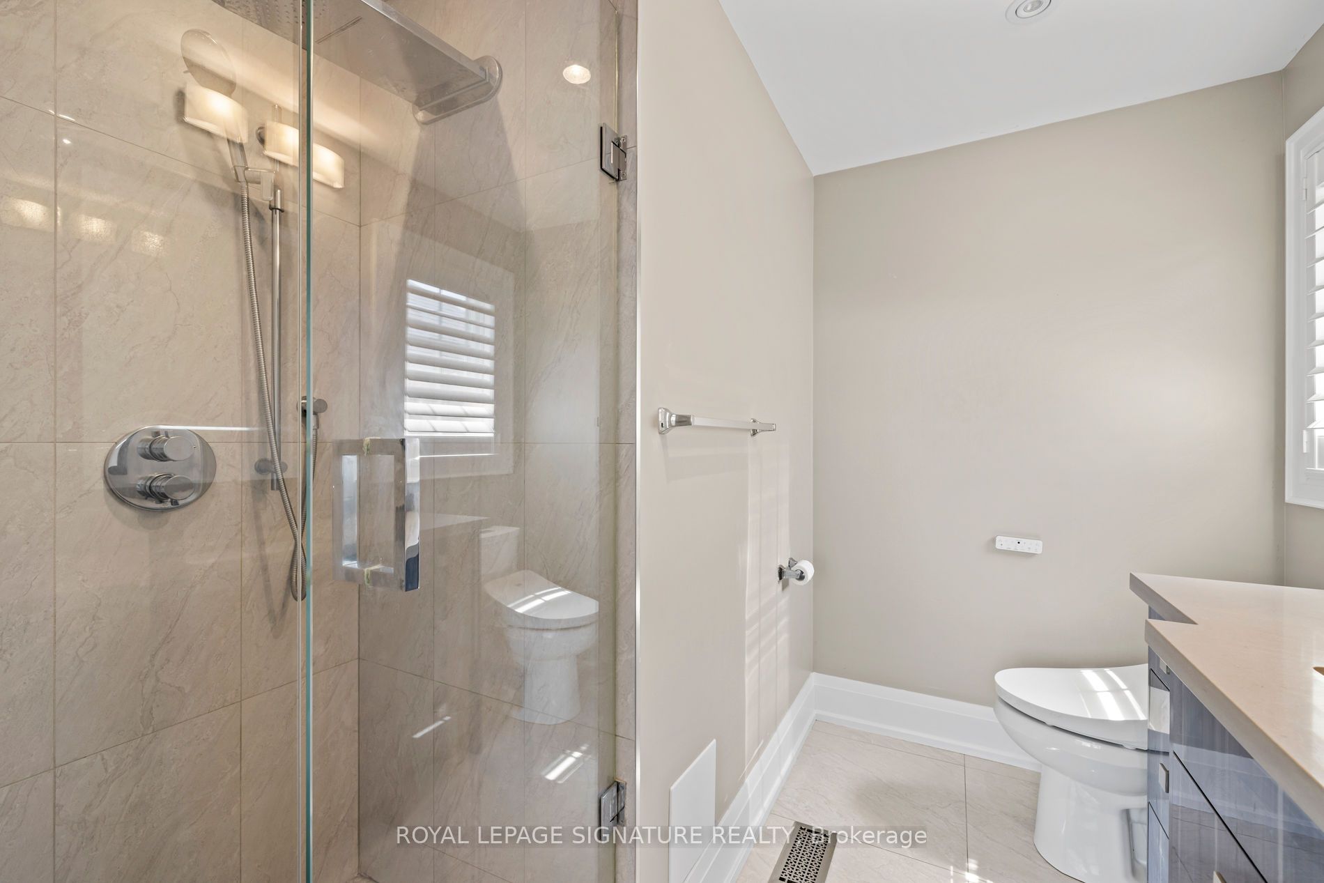 2480 Upper Valley Crescent Property Photo 34