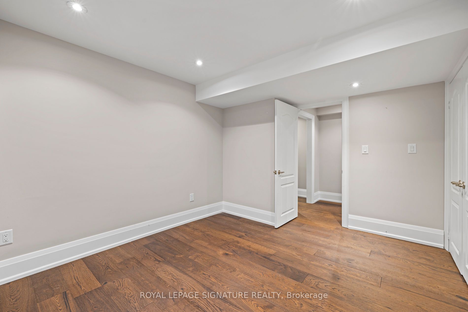 2480 Upper Valley Crescent Property Photo 45
