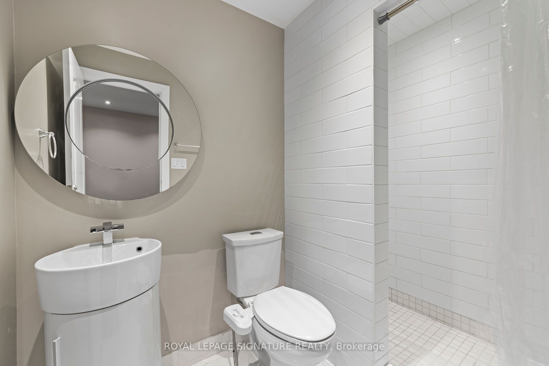 2480 Upper Valley Crescent Property Photo 46