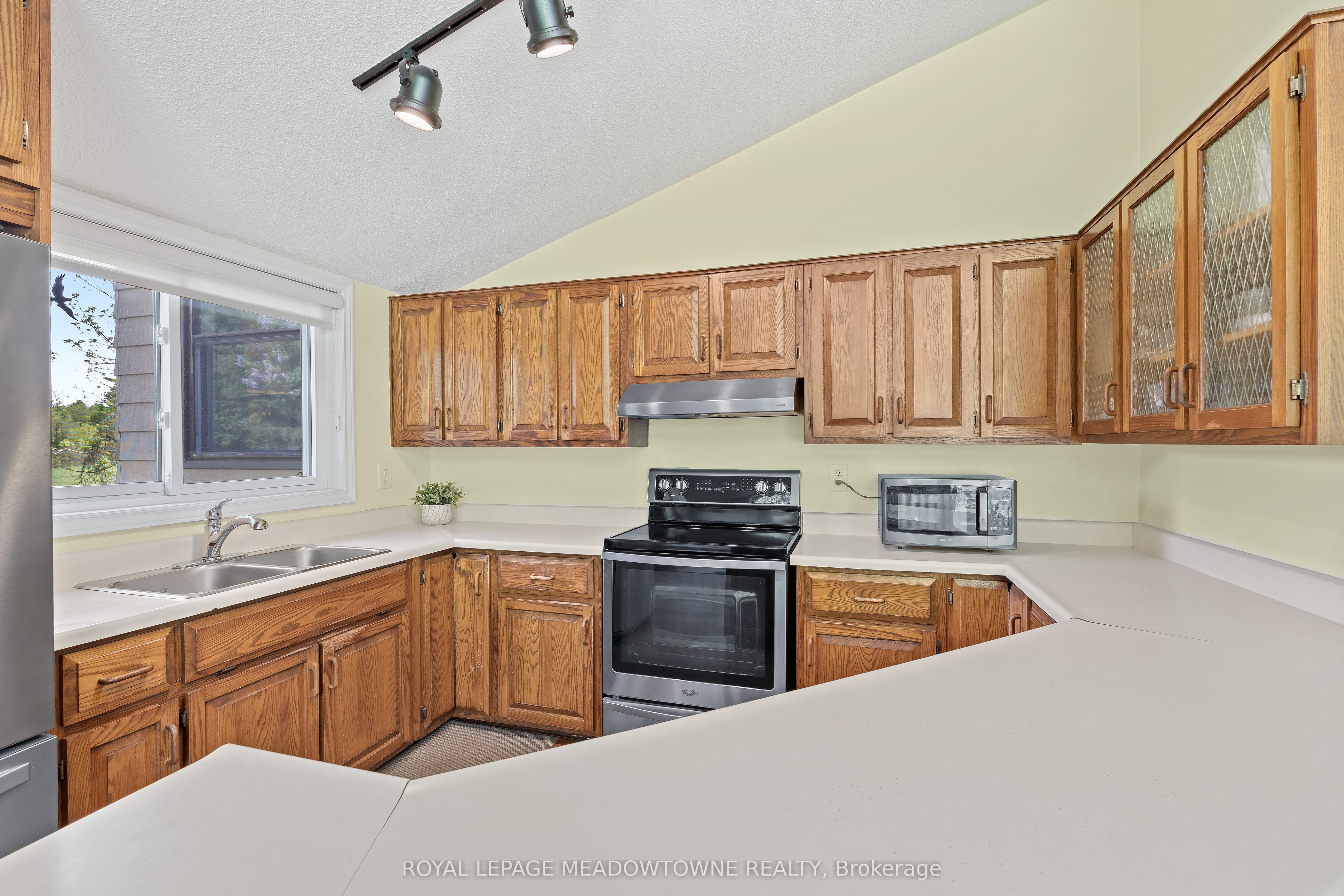 12072 Sixth Line Property Photo 19