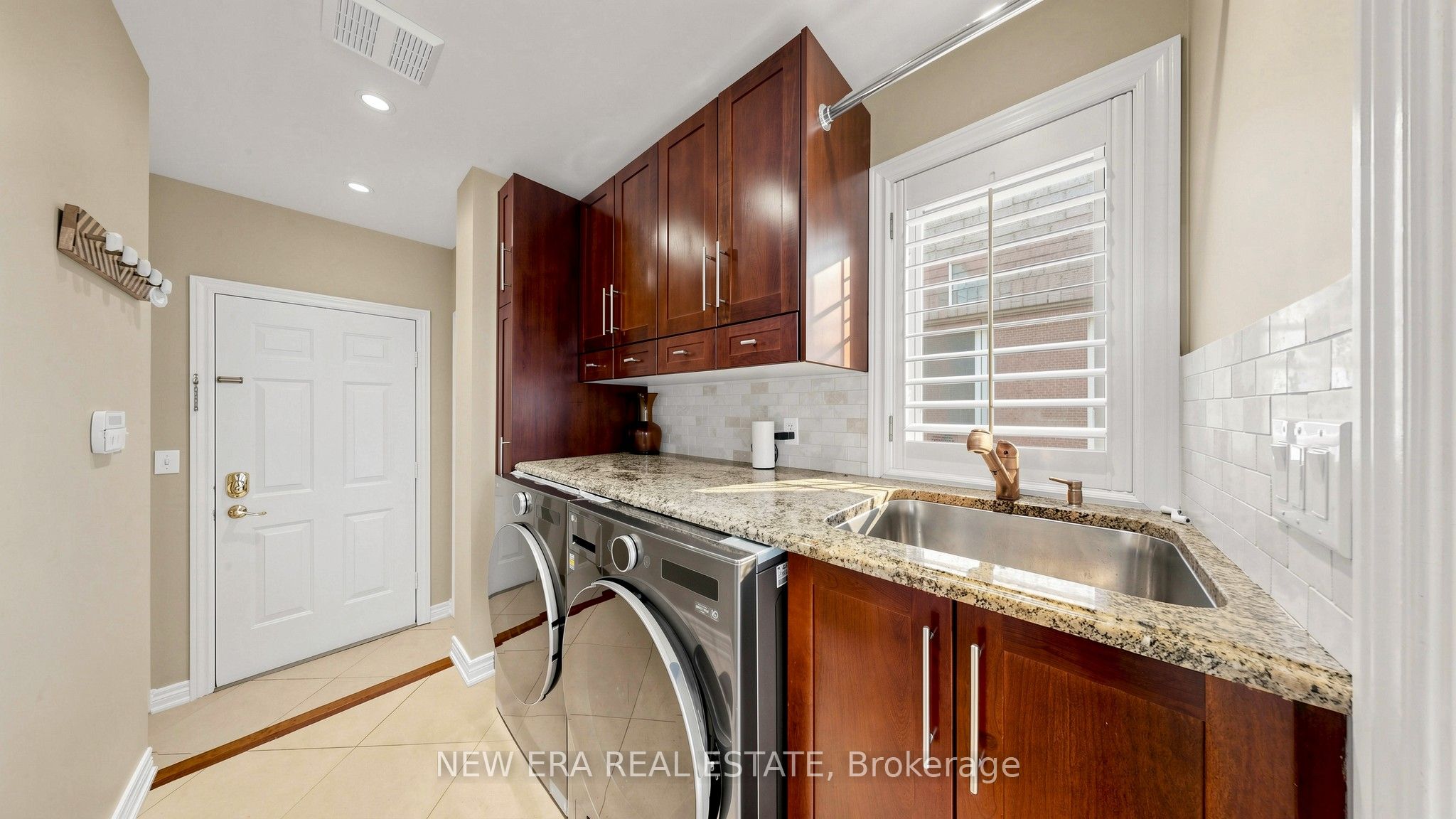 1206 Lindenrock Drive Property Photo 17