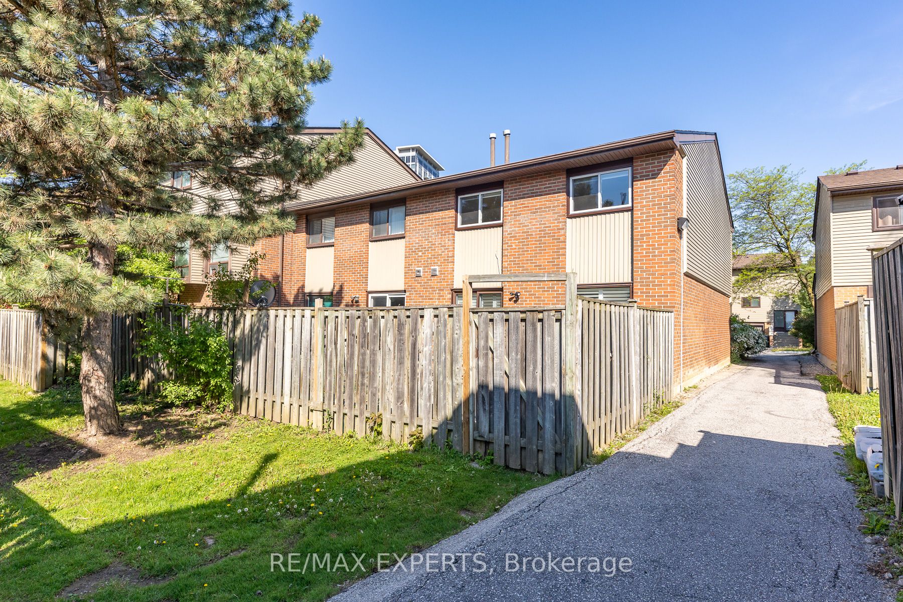 31 Carleton Place Property Photo 16